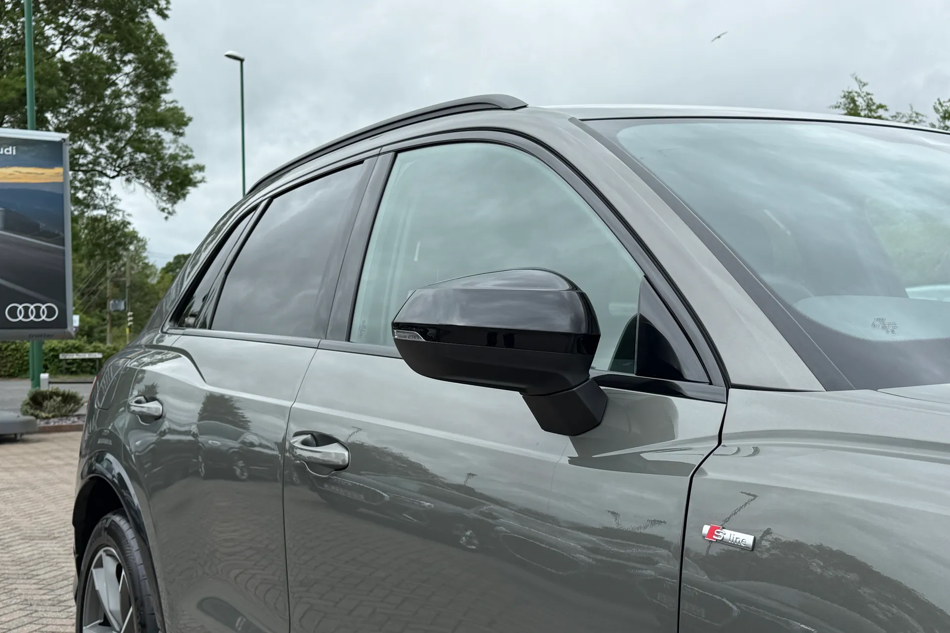 Audi Q3 thumbnail image number 48