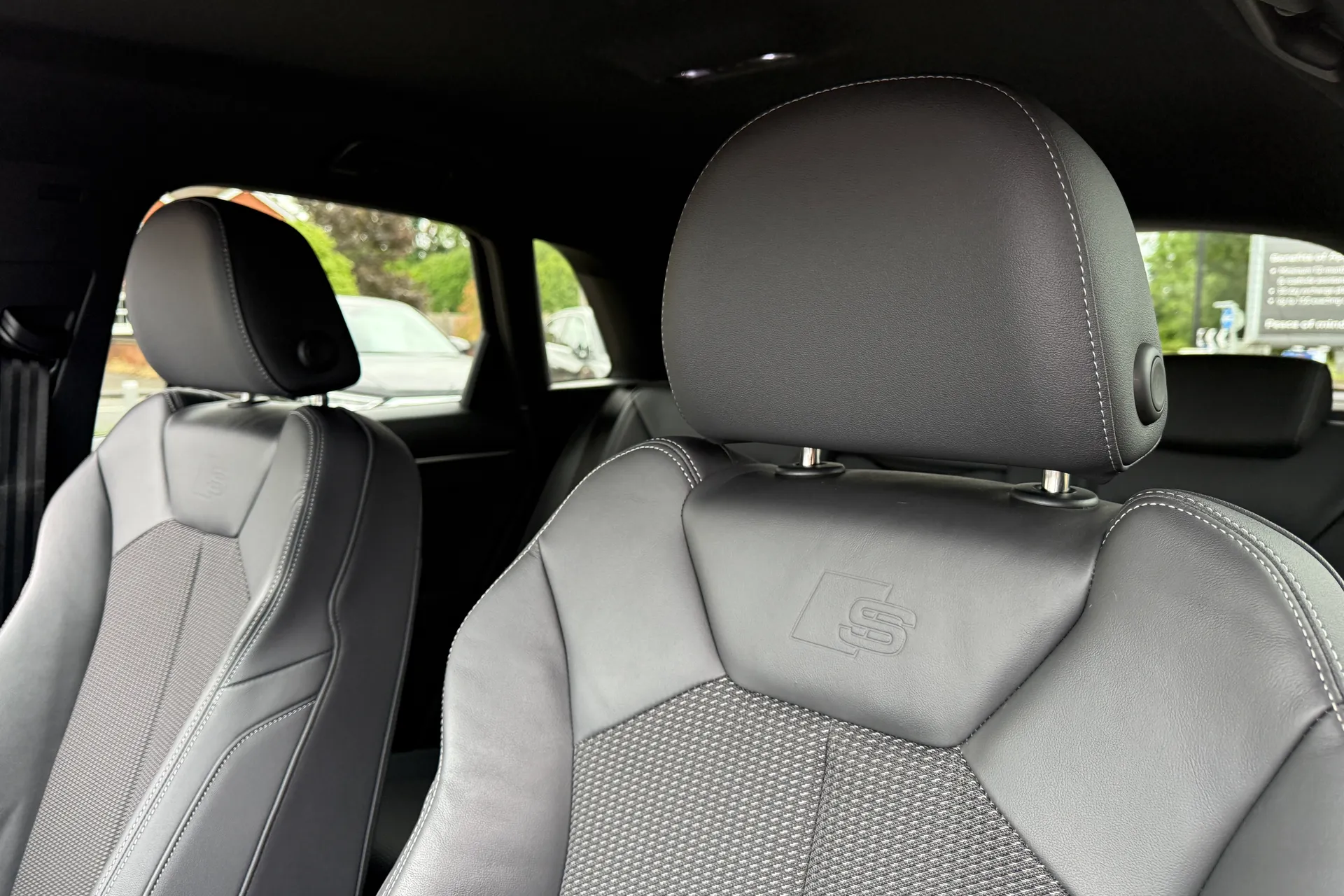 Audi Q3 thumbnail image number 30