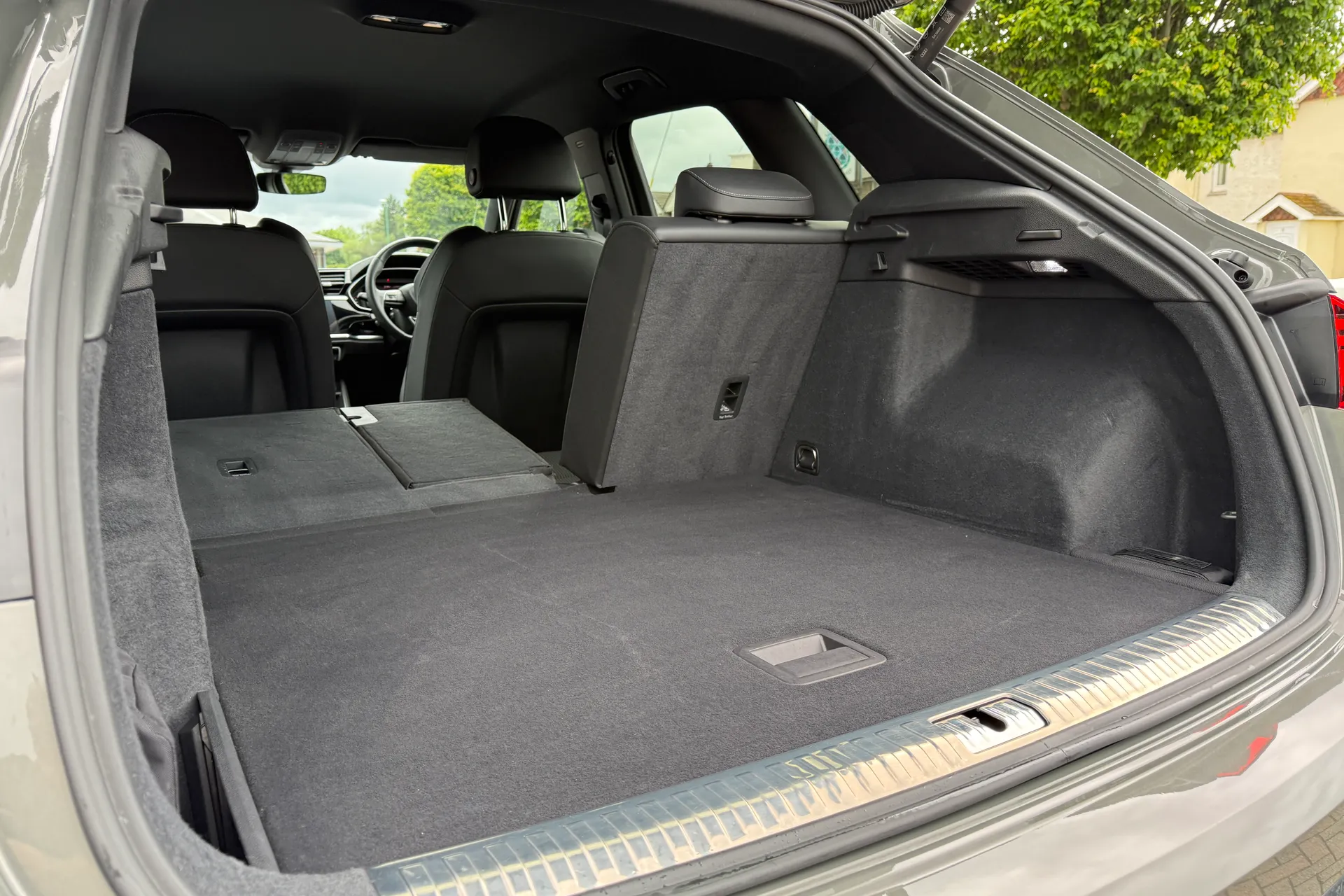 Audi Q3 thumbnail image number 35