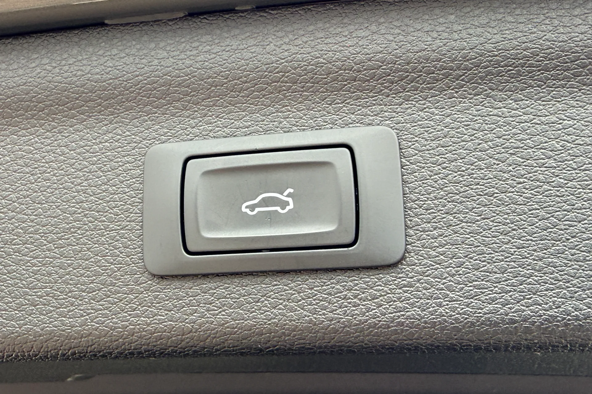 Audi Q3 thumbnail image number 36