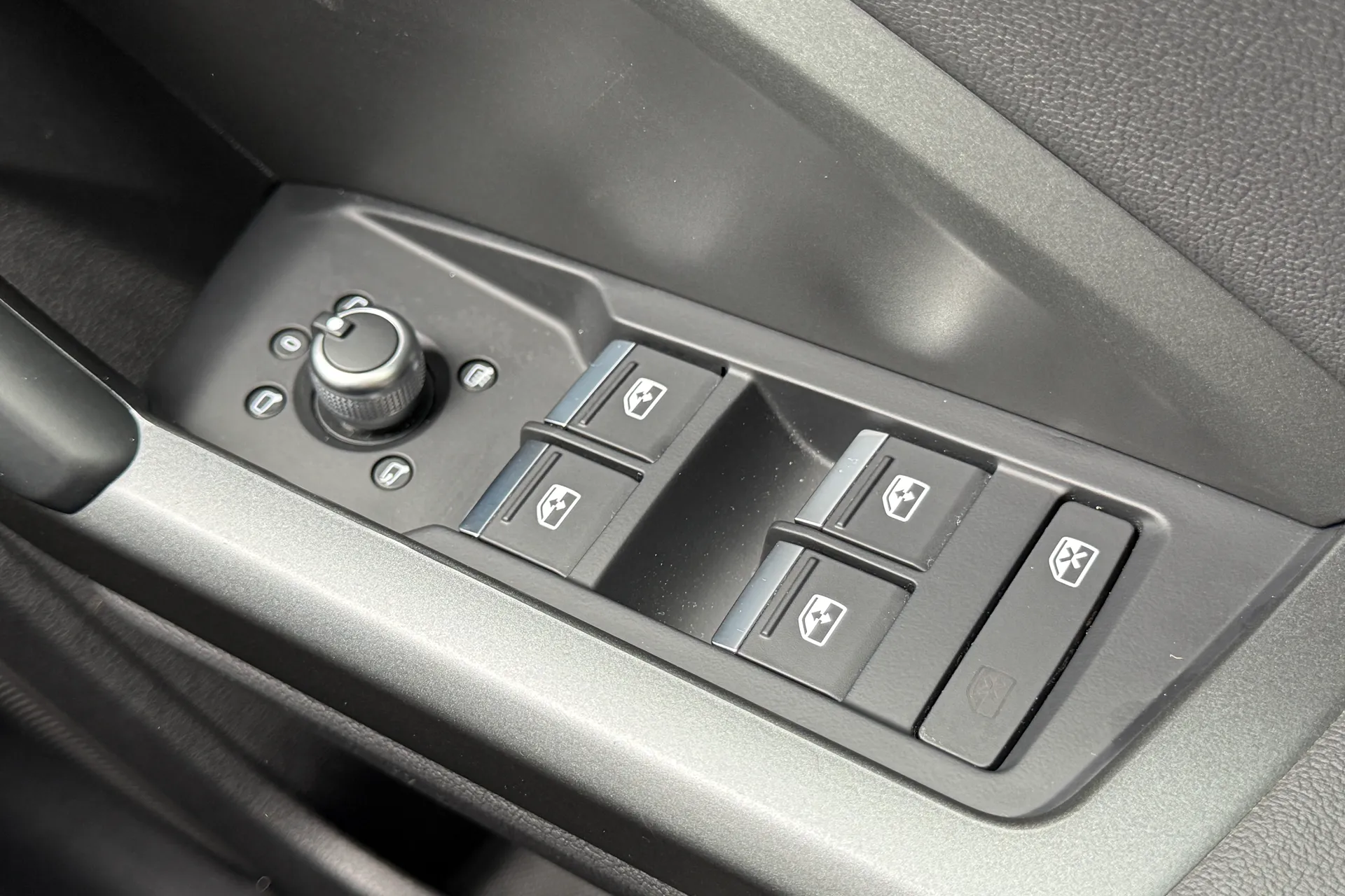 Audi Q3 thumbnail image number 18