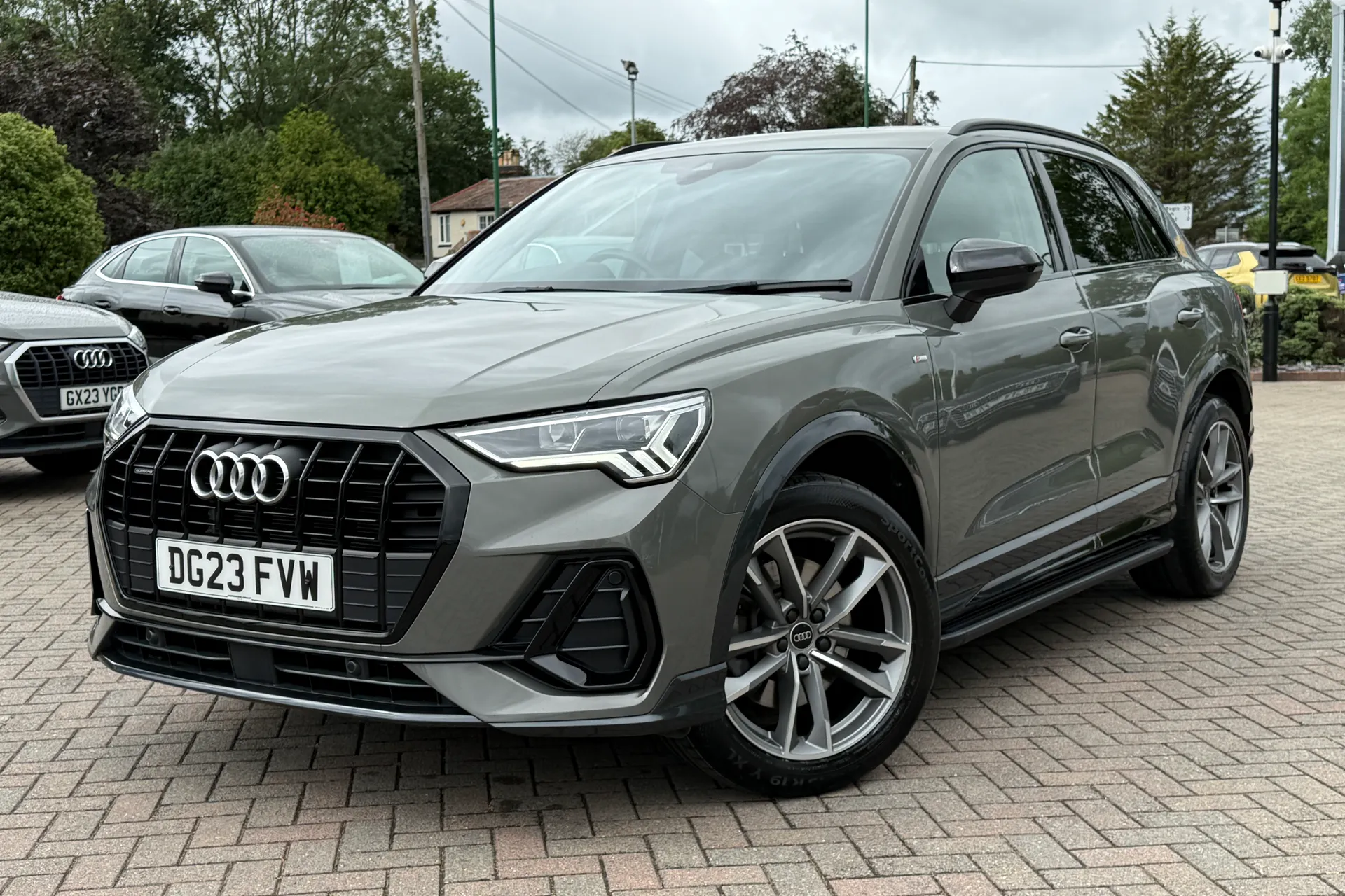 Audi Q3 thumbnail image number 25