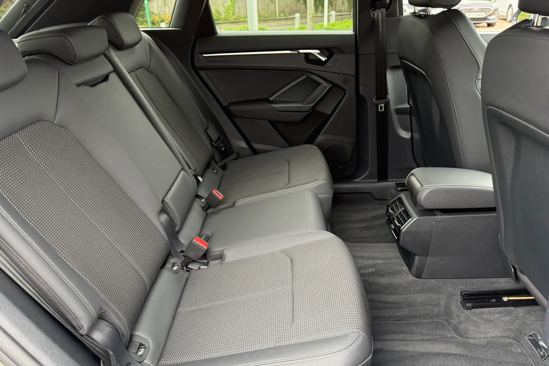 Audi Q3 thumbnail image number 44
