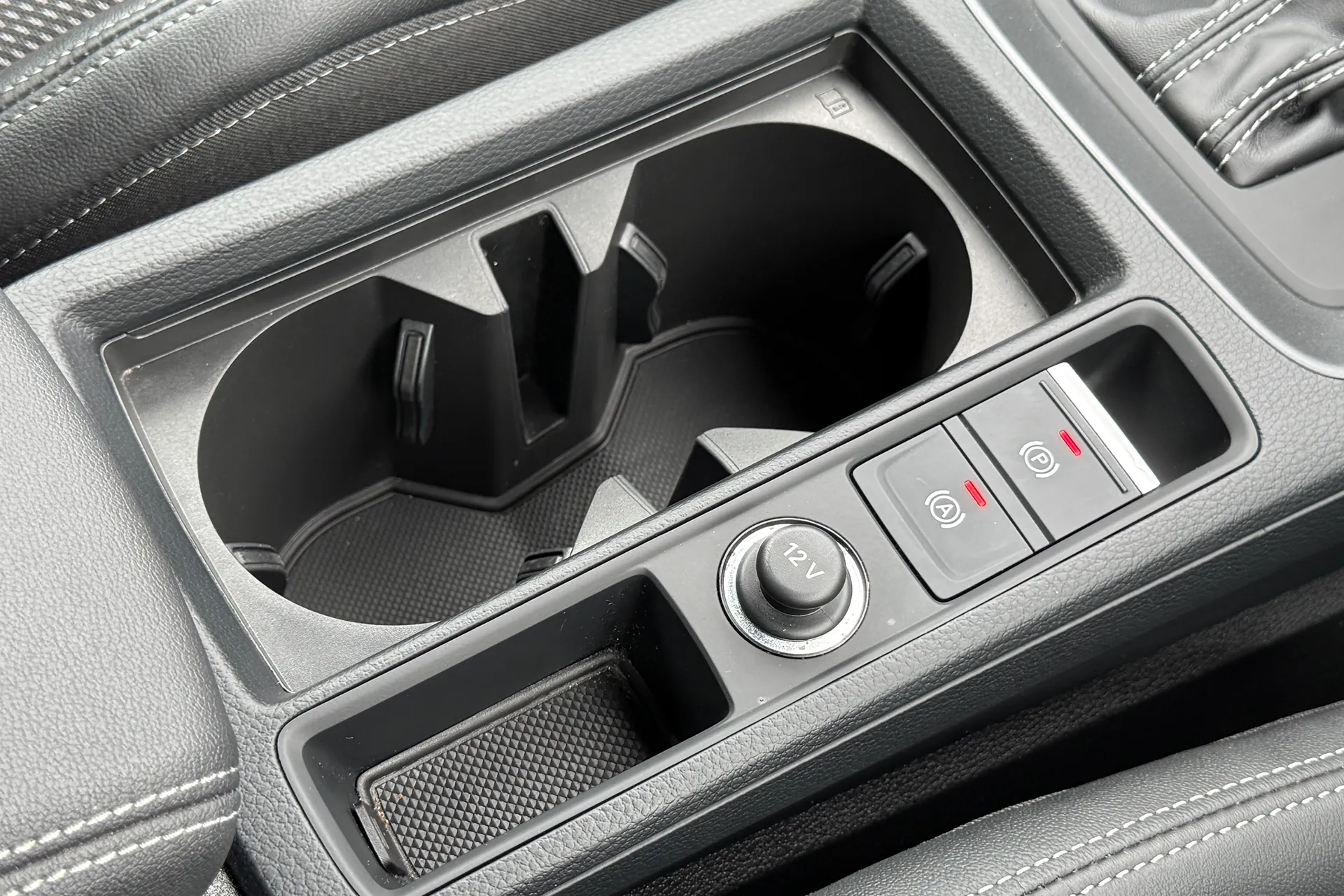 Audi Q3 thumbnail image number 40