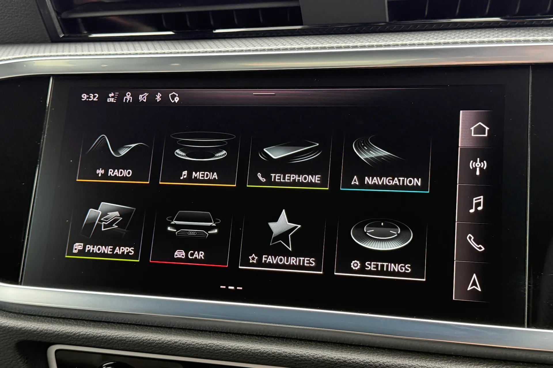 Audi Q3 thumbnail image number 14