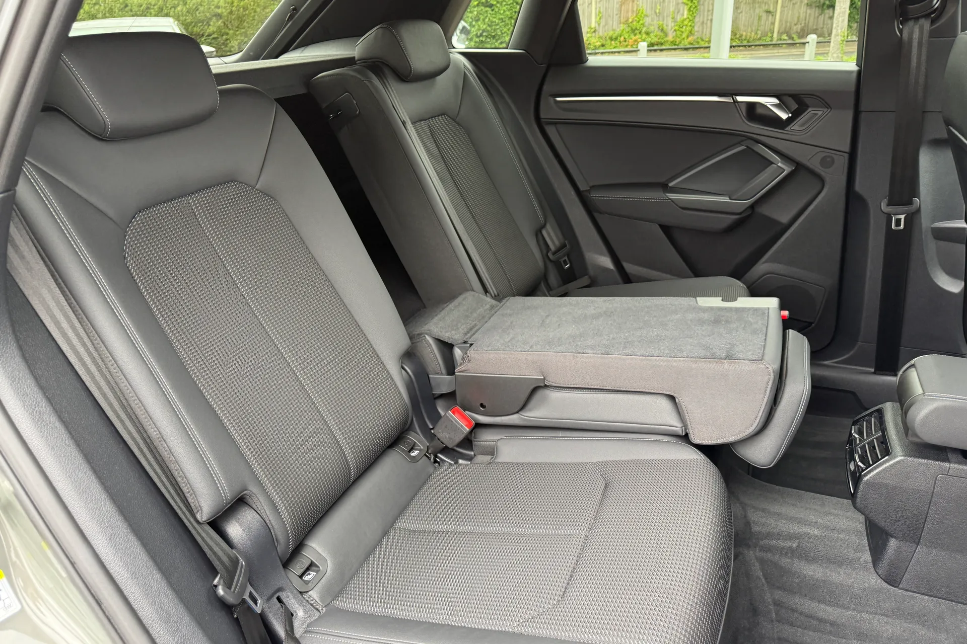 Audi Q3 thumbnail image number 46