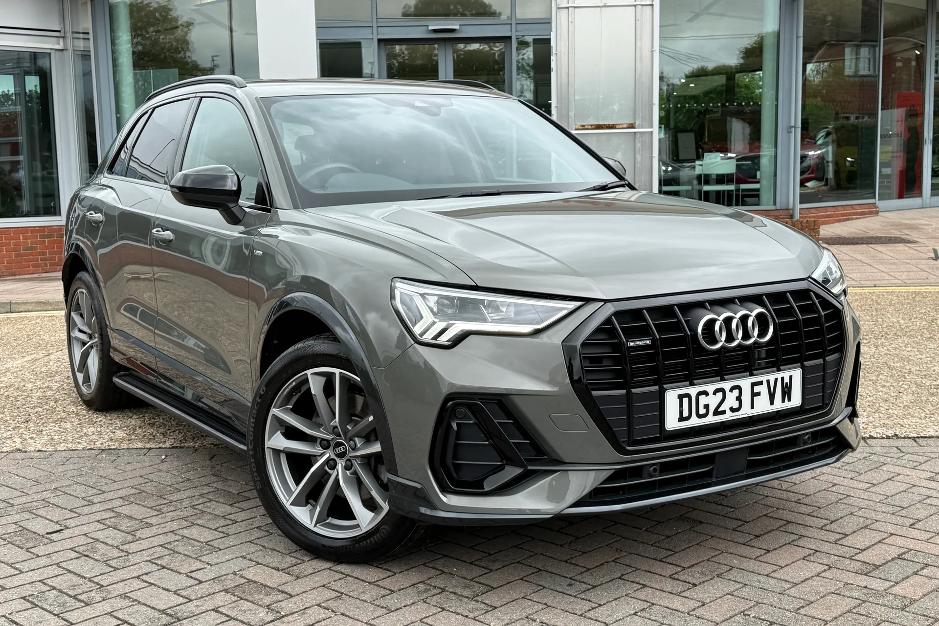 Audi Q3 thumbnail image number 23