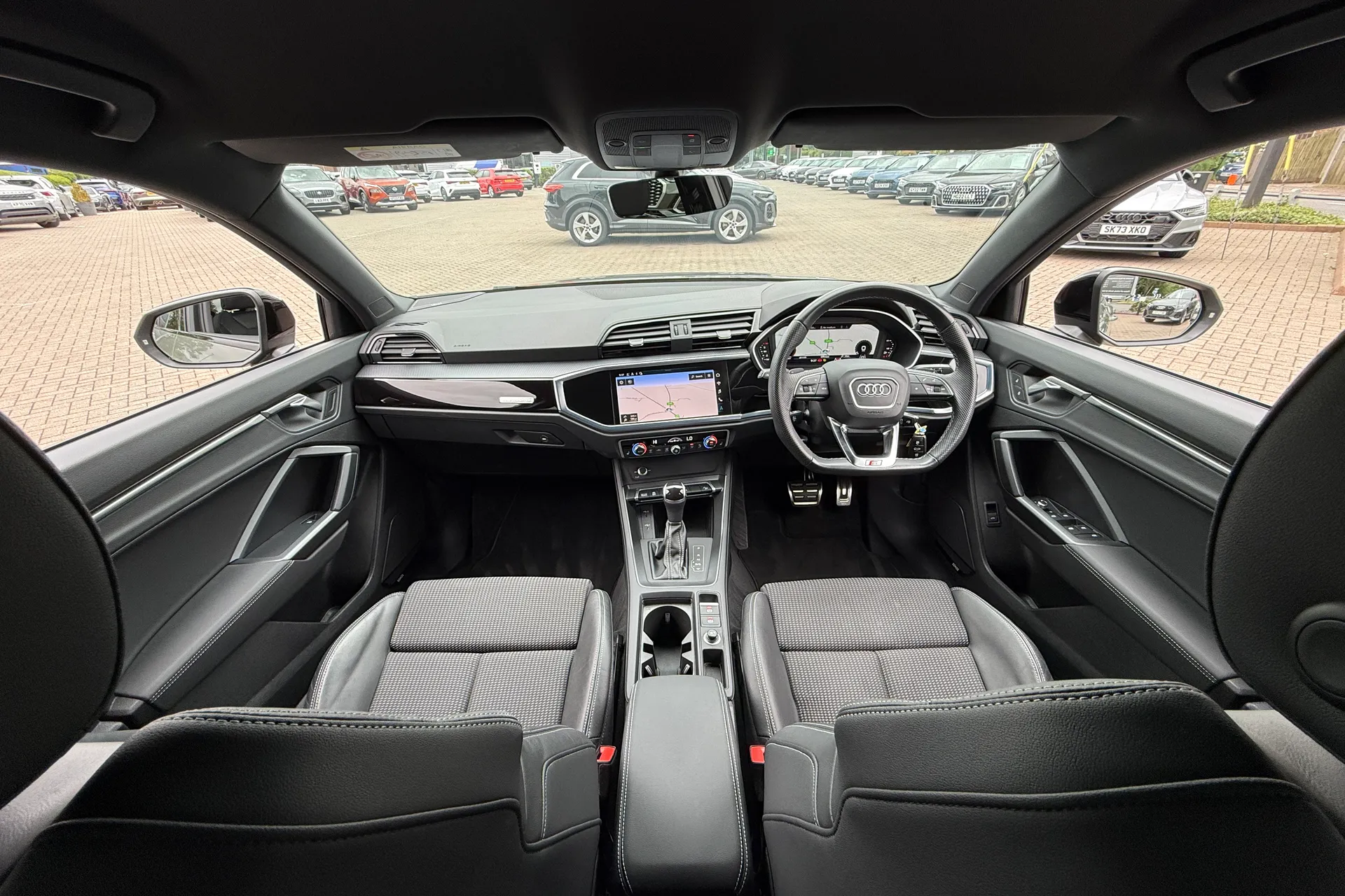Audi Q3 thumbnail image number 3