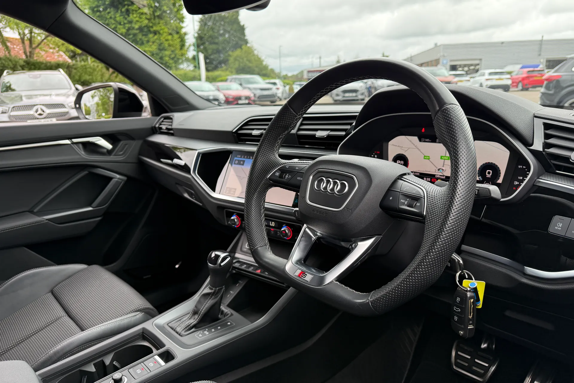 Audi Q3 thumbnail image number 27