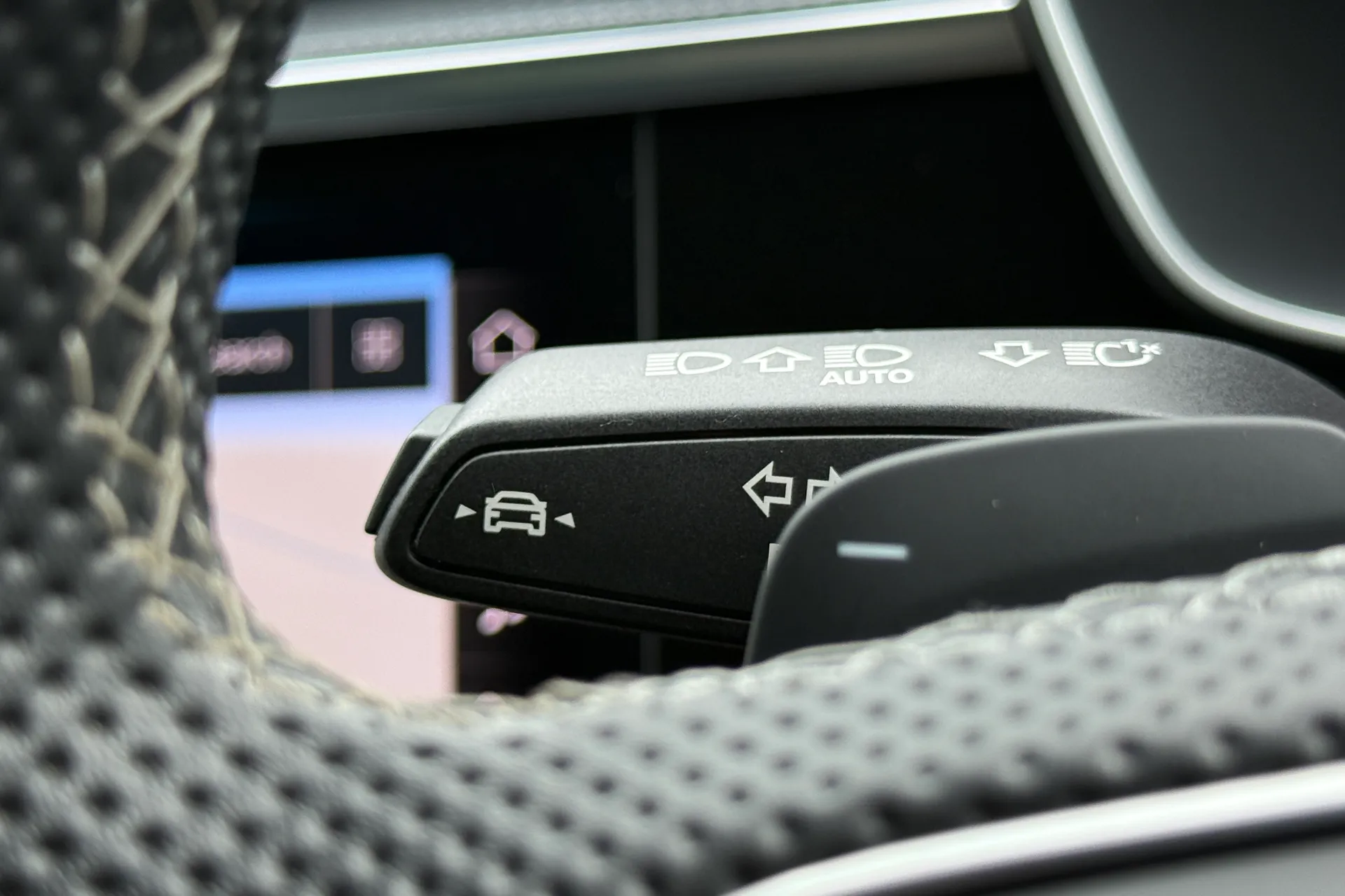 Audi Q3 thumbnail image number 17