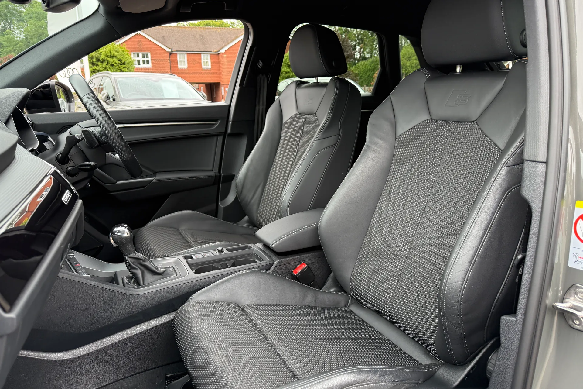 Audi Q3 thumbnail image number 29