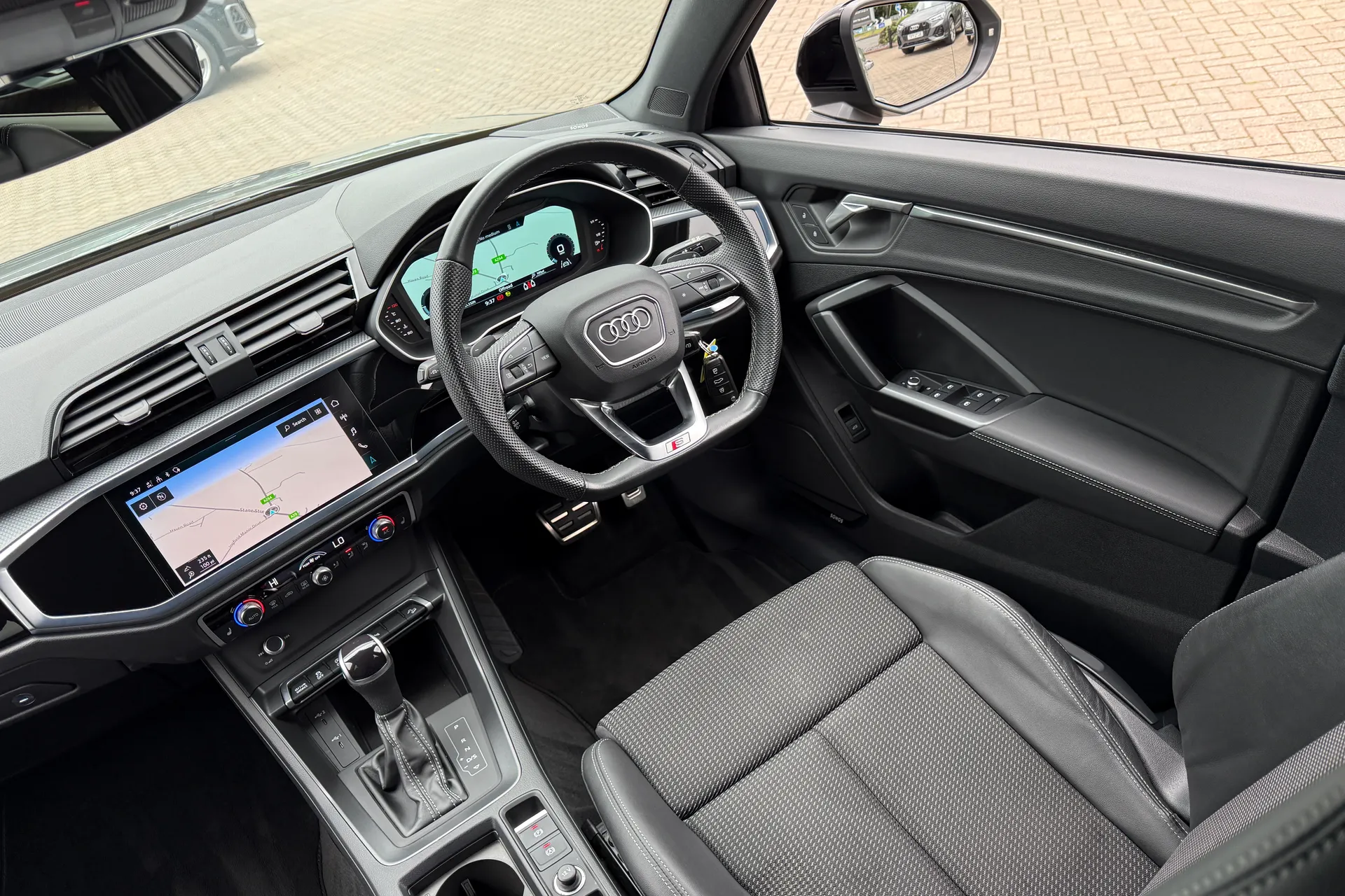 Audi Q3 thumbnail image number 41