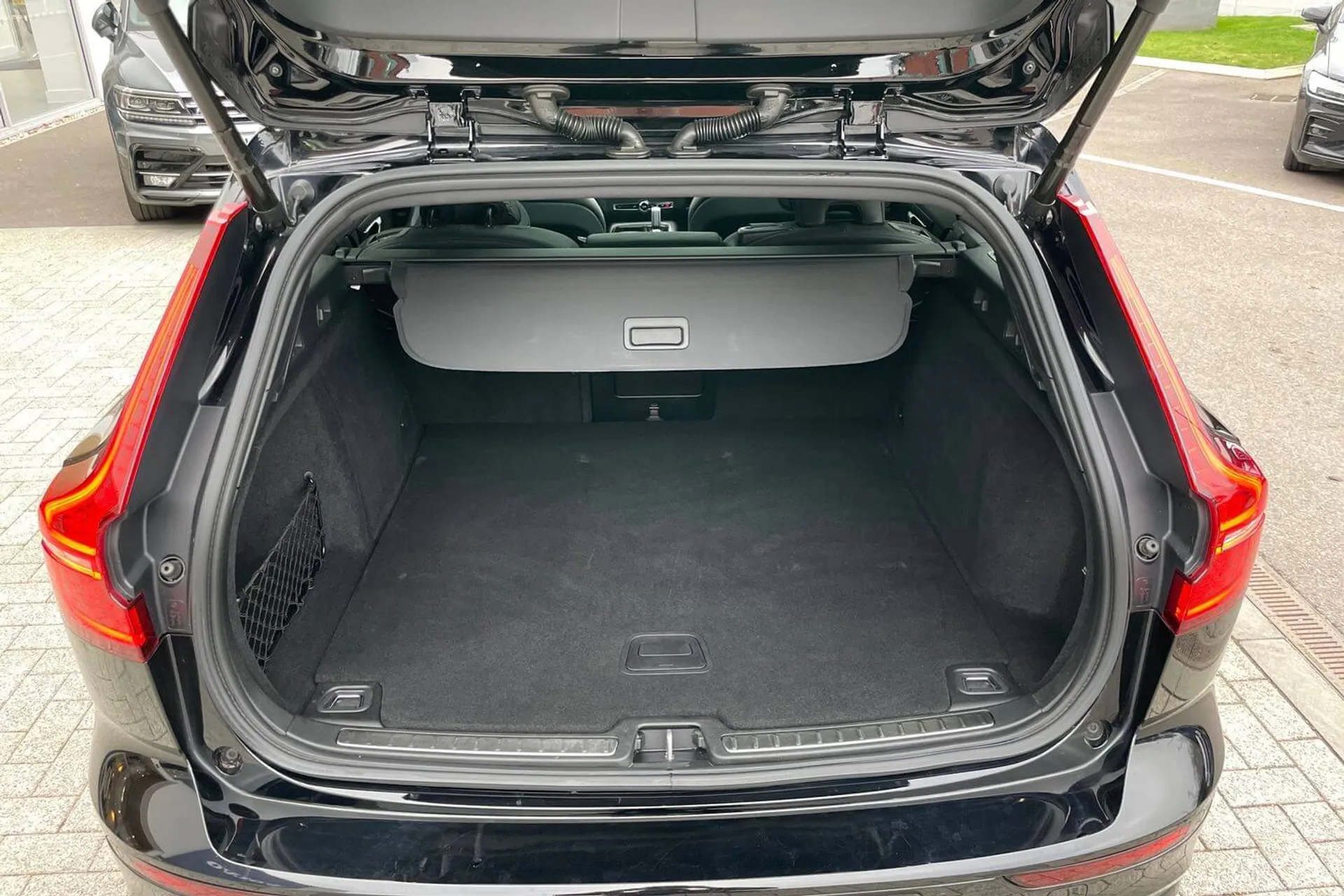 Volvo V60 thumbnail image number 16