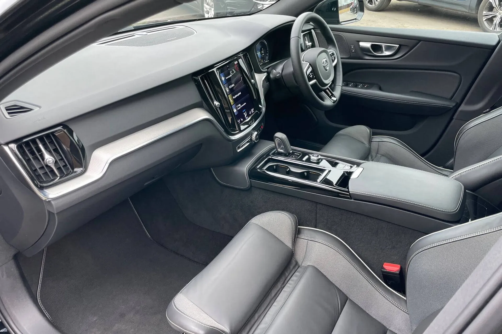 Volvo V60 thumbnail image number 24
