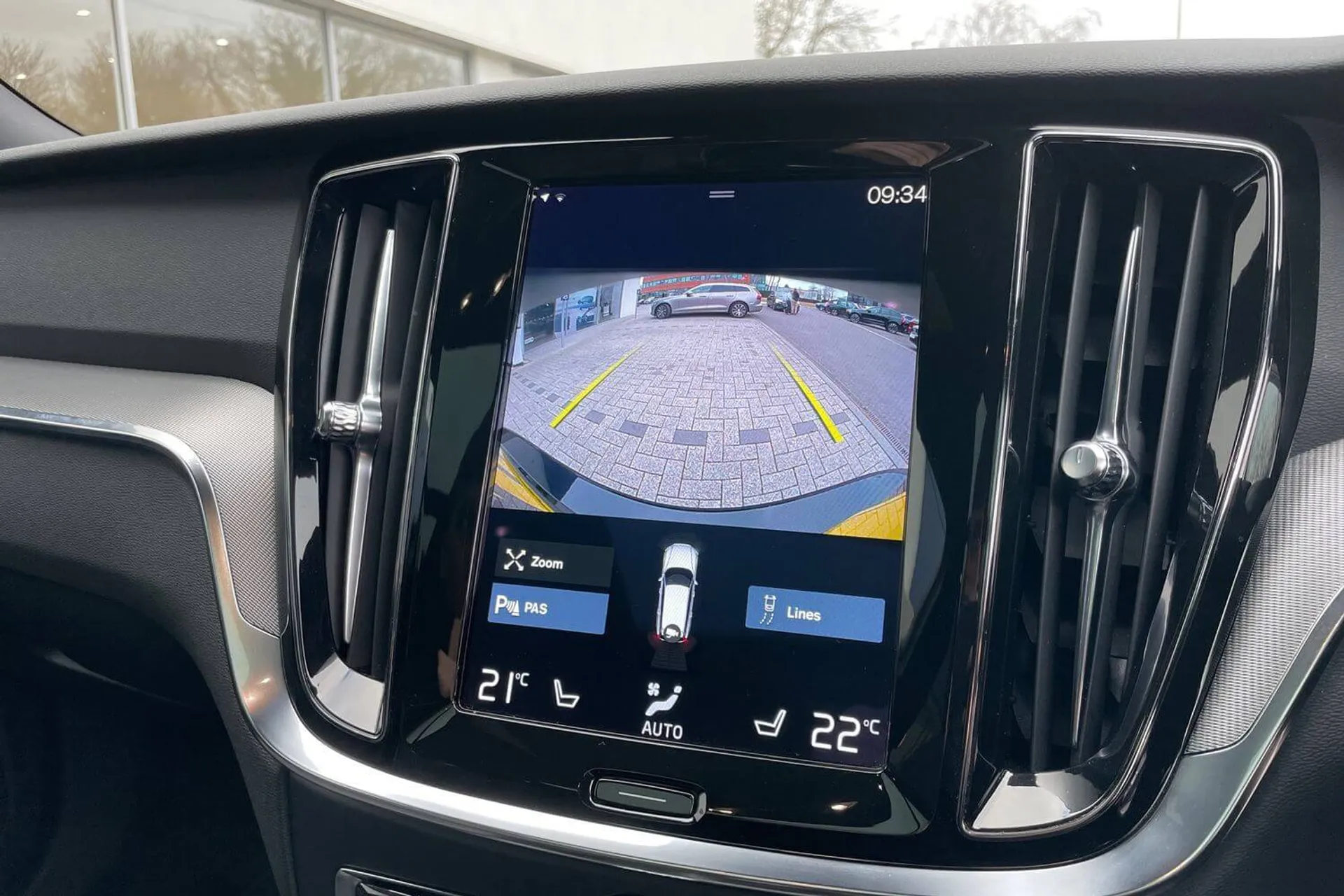 Volvo V60 thumbnail image number 37