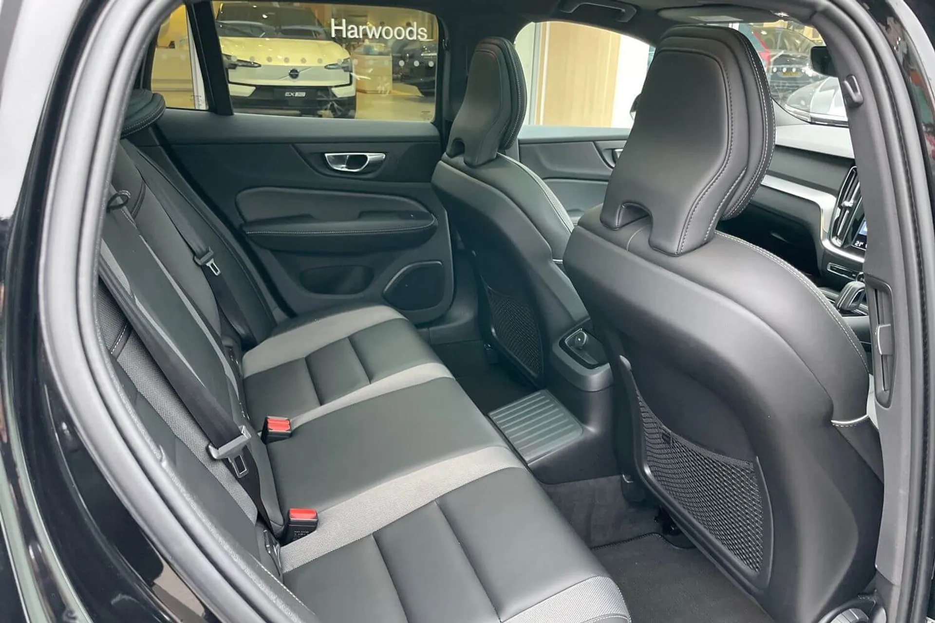 Volvo V60 thumbnail image number 19