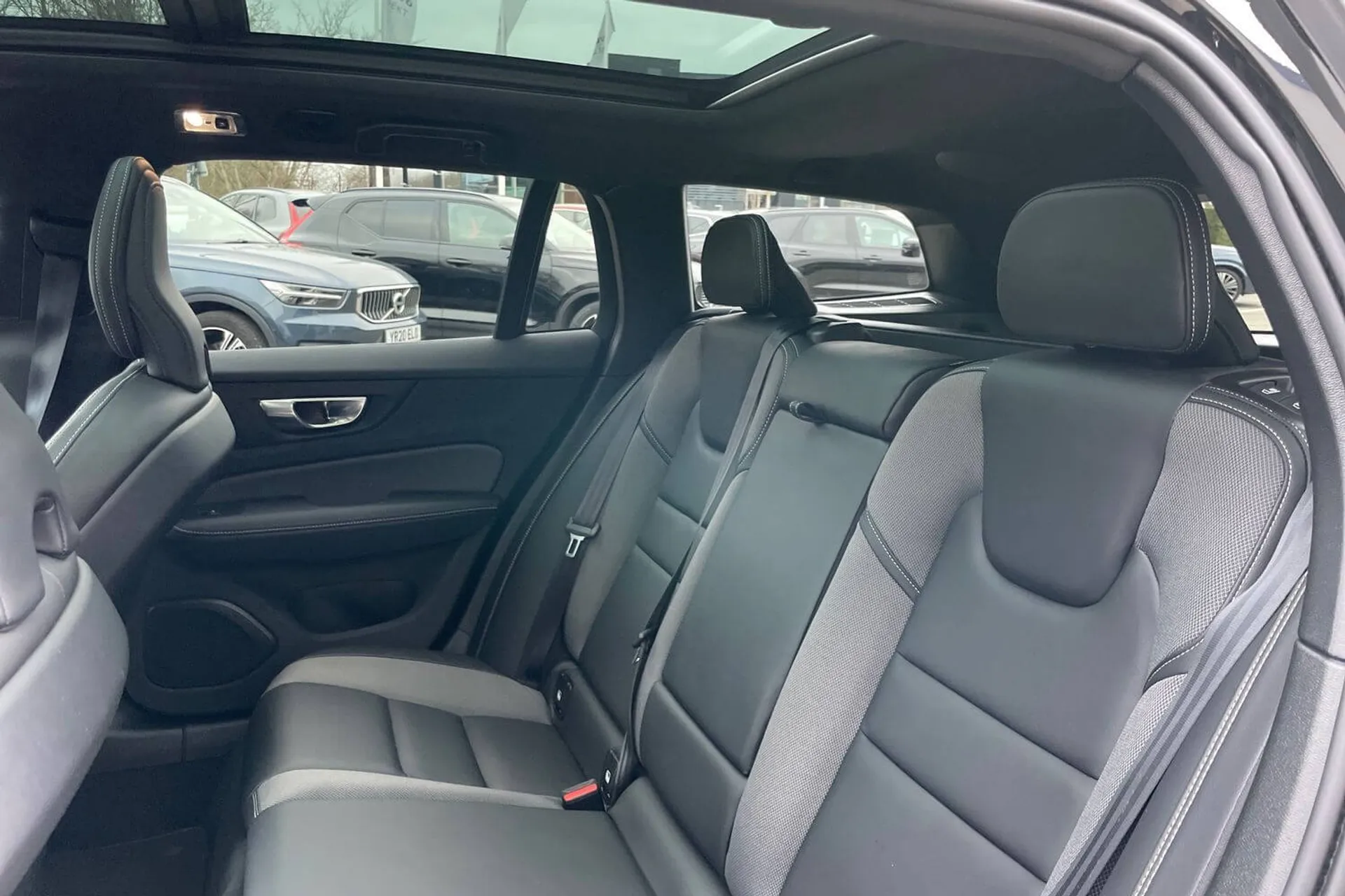 Volvo V60 thumbnail image number 27