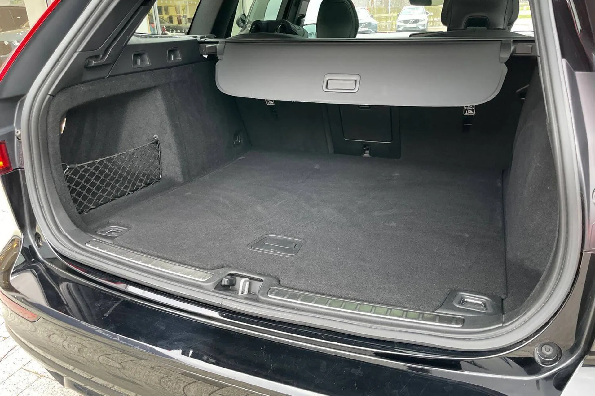 Volvo V60 thumbnail image number 18