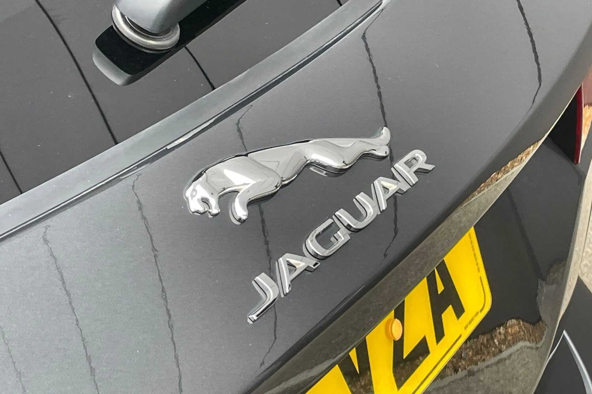 Jaguar E-PACE thumbnail image number 54