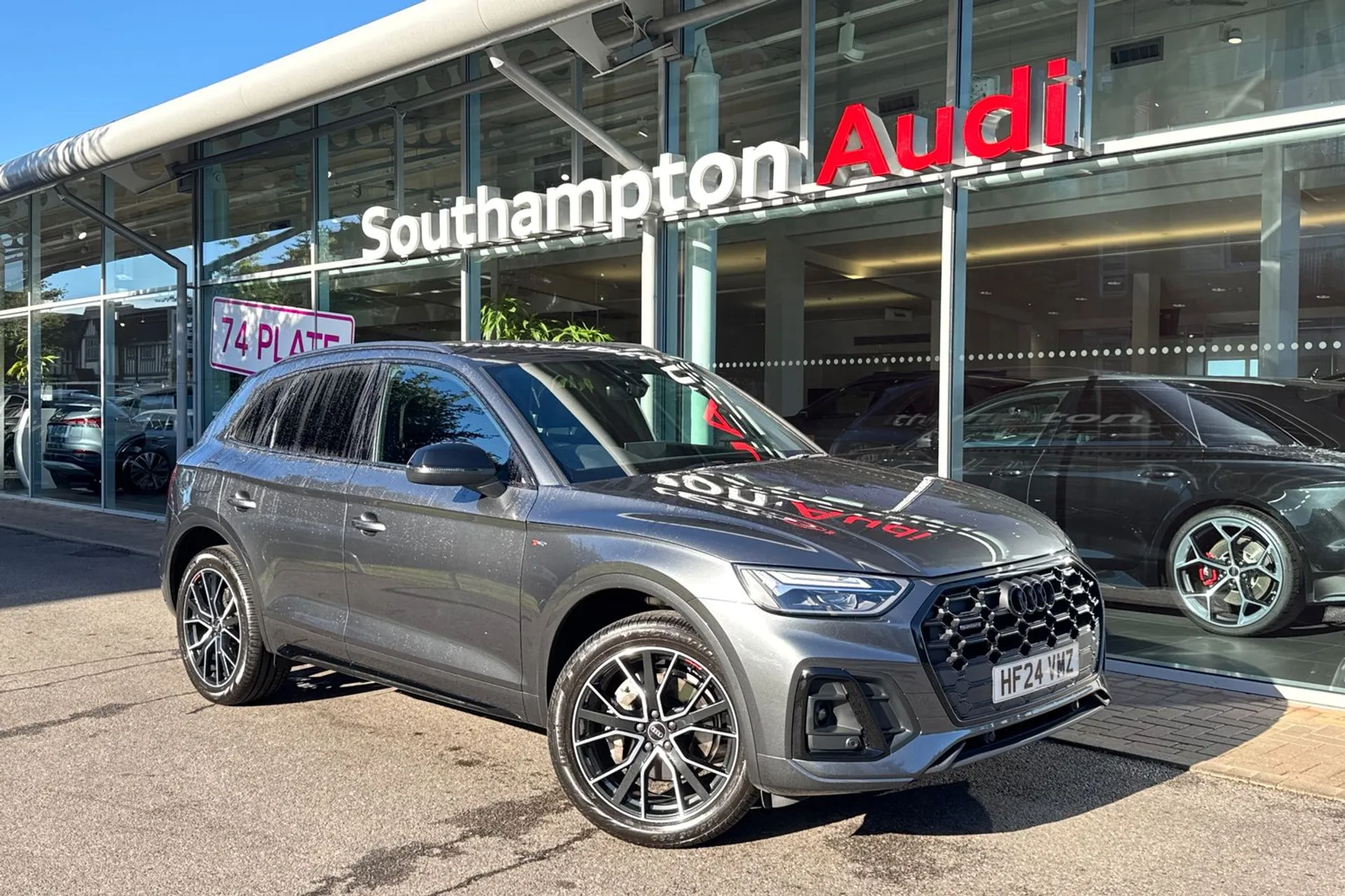 Audi Q5 focused image