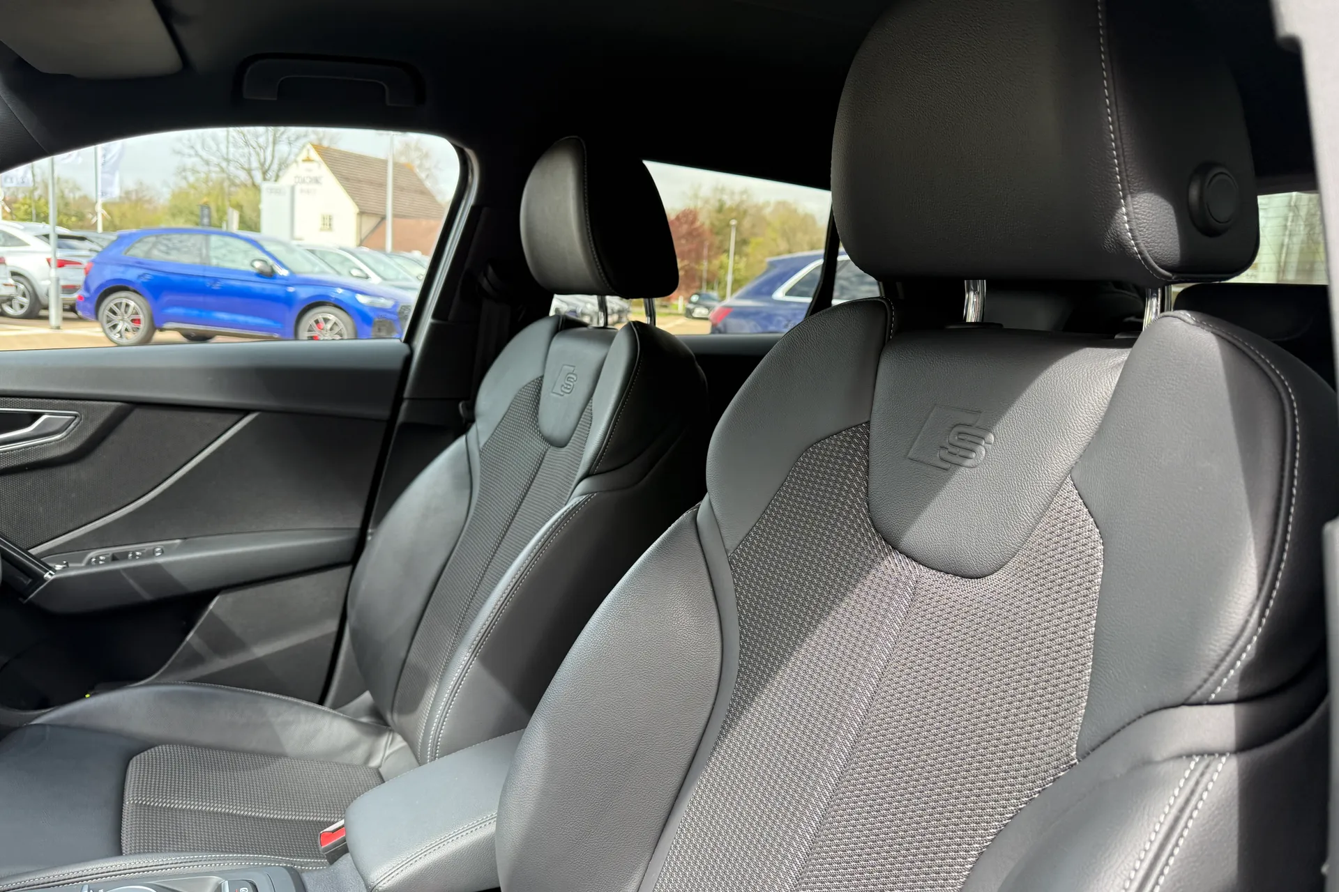 Audi Q2 thumbnail image number 53
