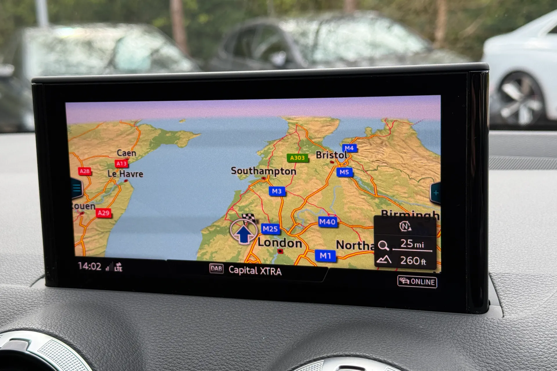 Audi Q2 thumbnail image number 3