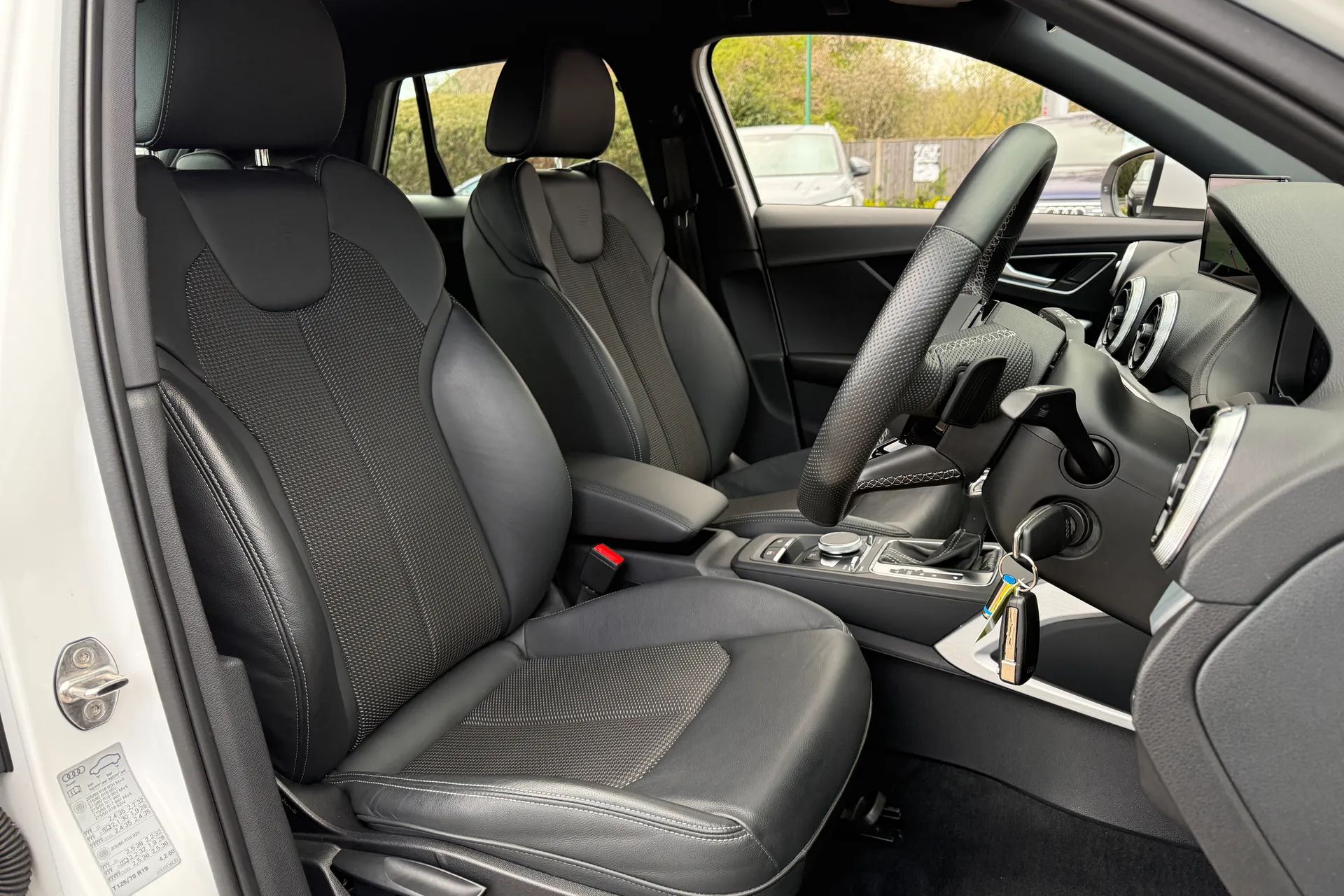 Audi Q2 thumbnail image number 25