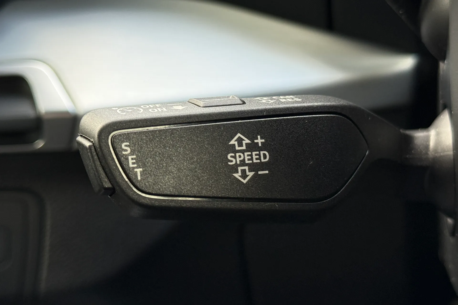 Audi Q2 thumbnail image number 16