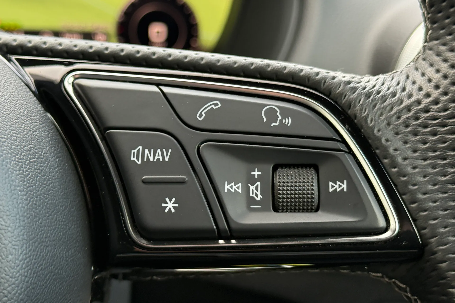 Audi Q2 thumbnail image number 20