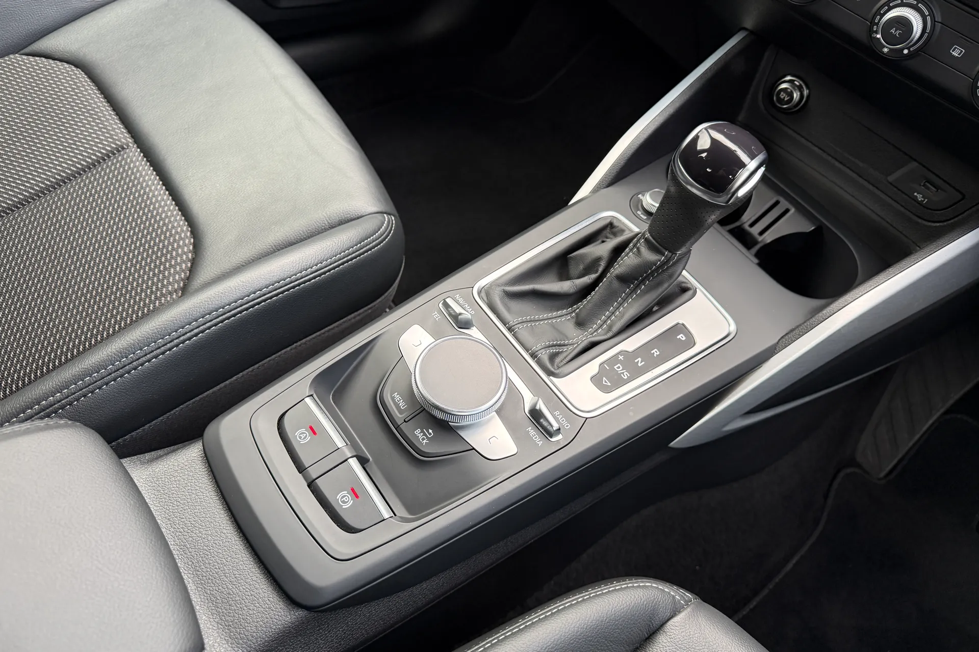 Audi Q2 thumbnail image number 38