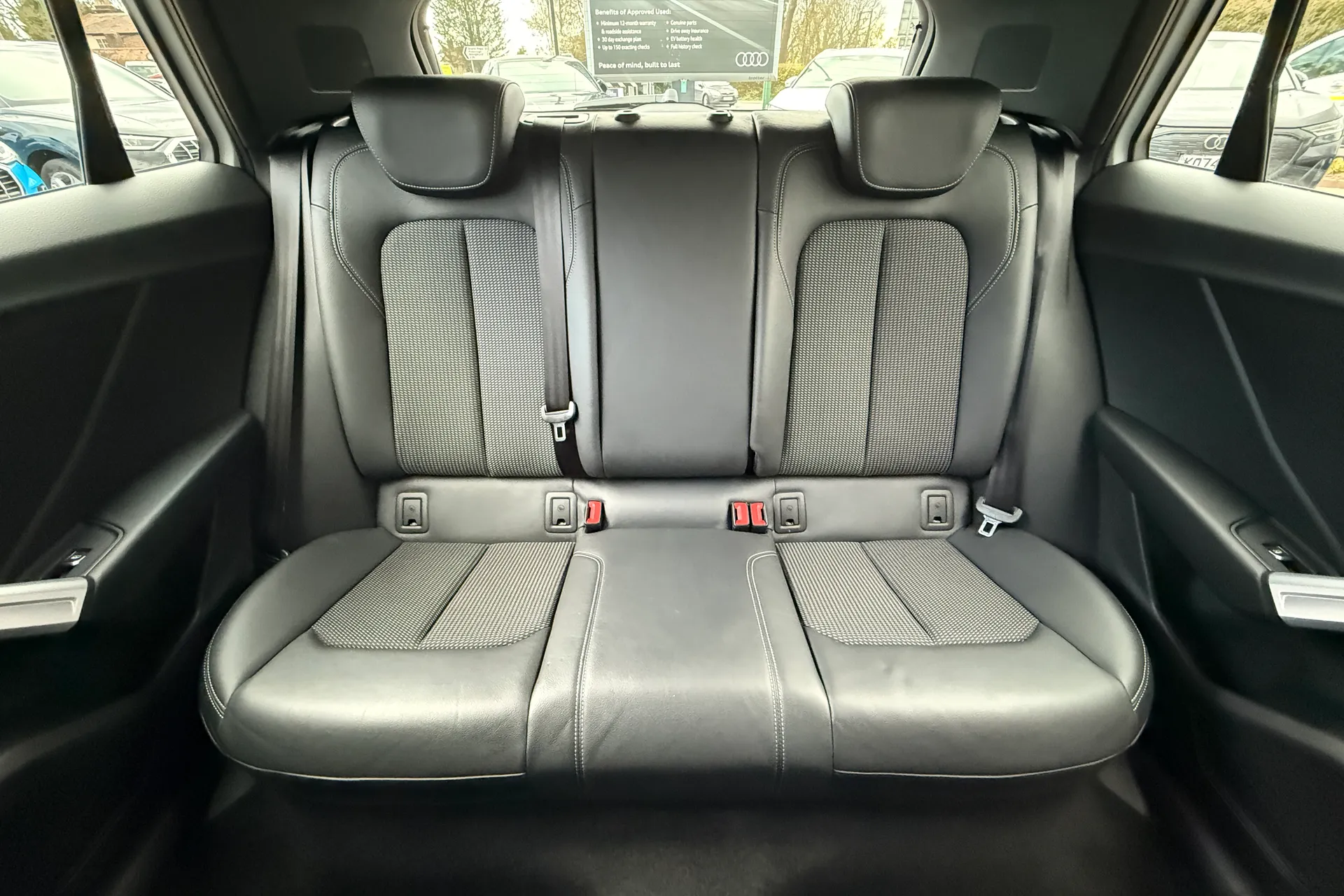 Audi Q2 thumbnail image number 36