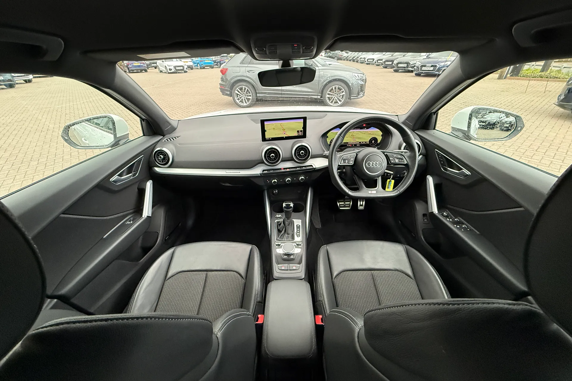 Audi Q2 thumbnail image number 3