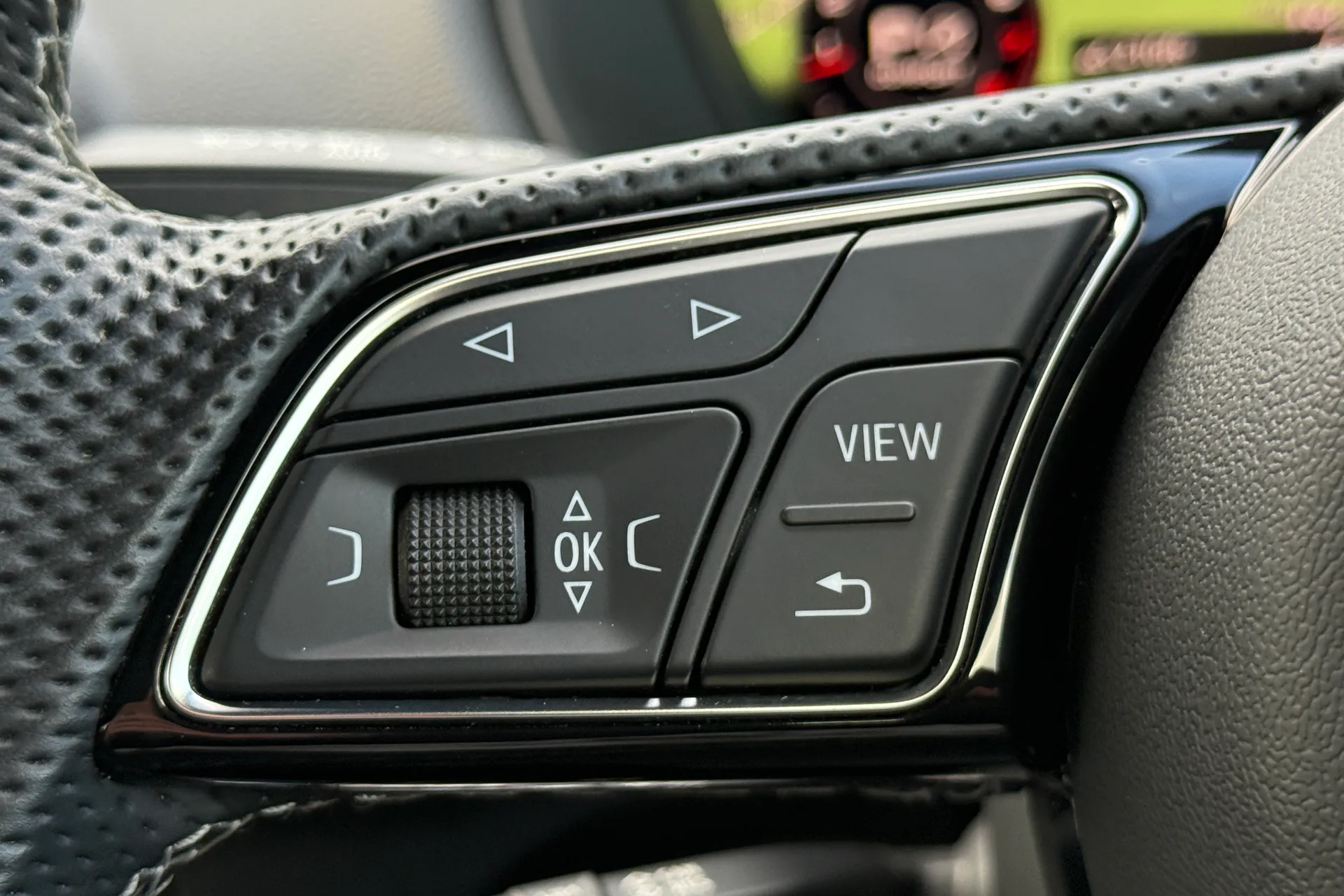 Audi Q2 thumbnail image number 19