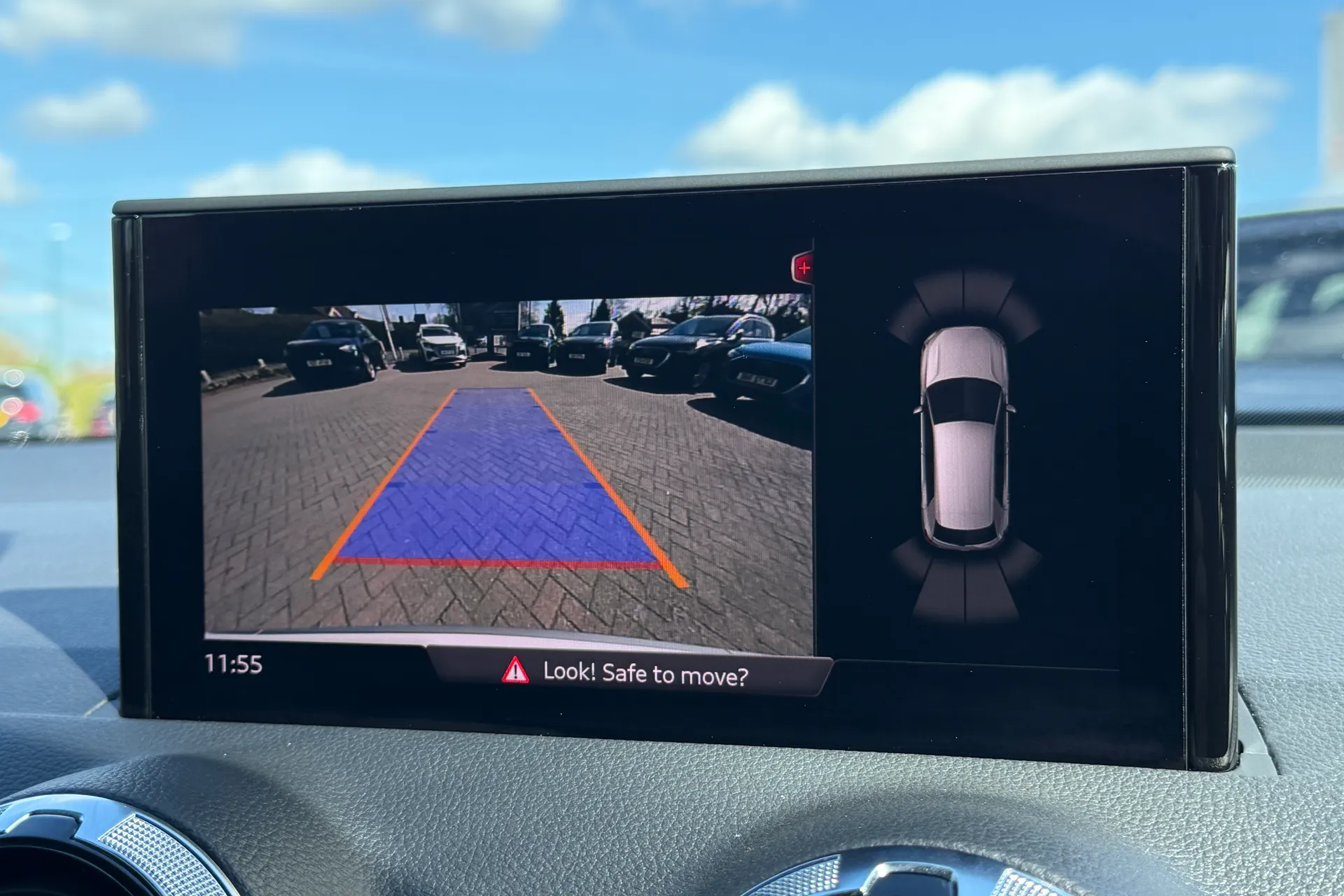 Audi Q2 thumbnail image number 4