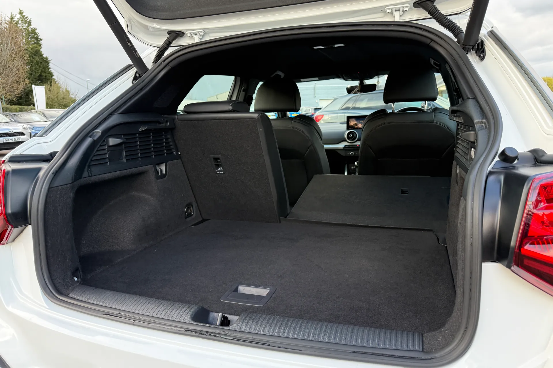 Audi Q2 thumbnail image number 34