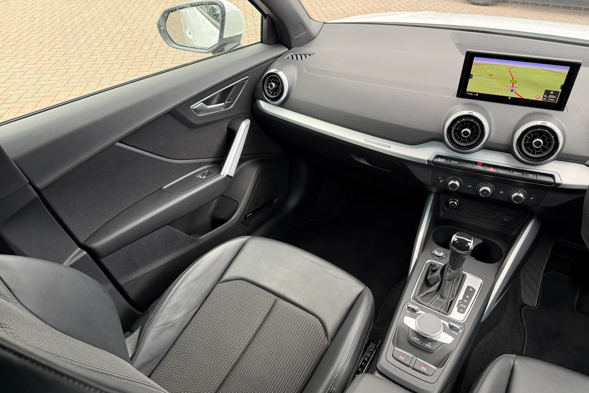 Audi Q2 thumbnail image number 37