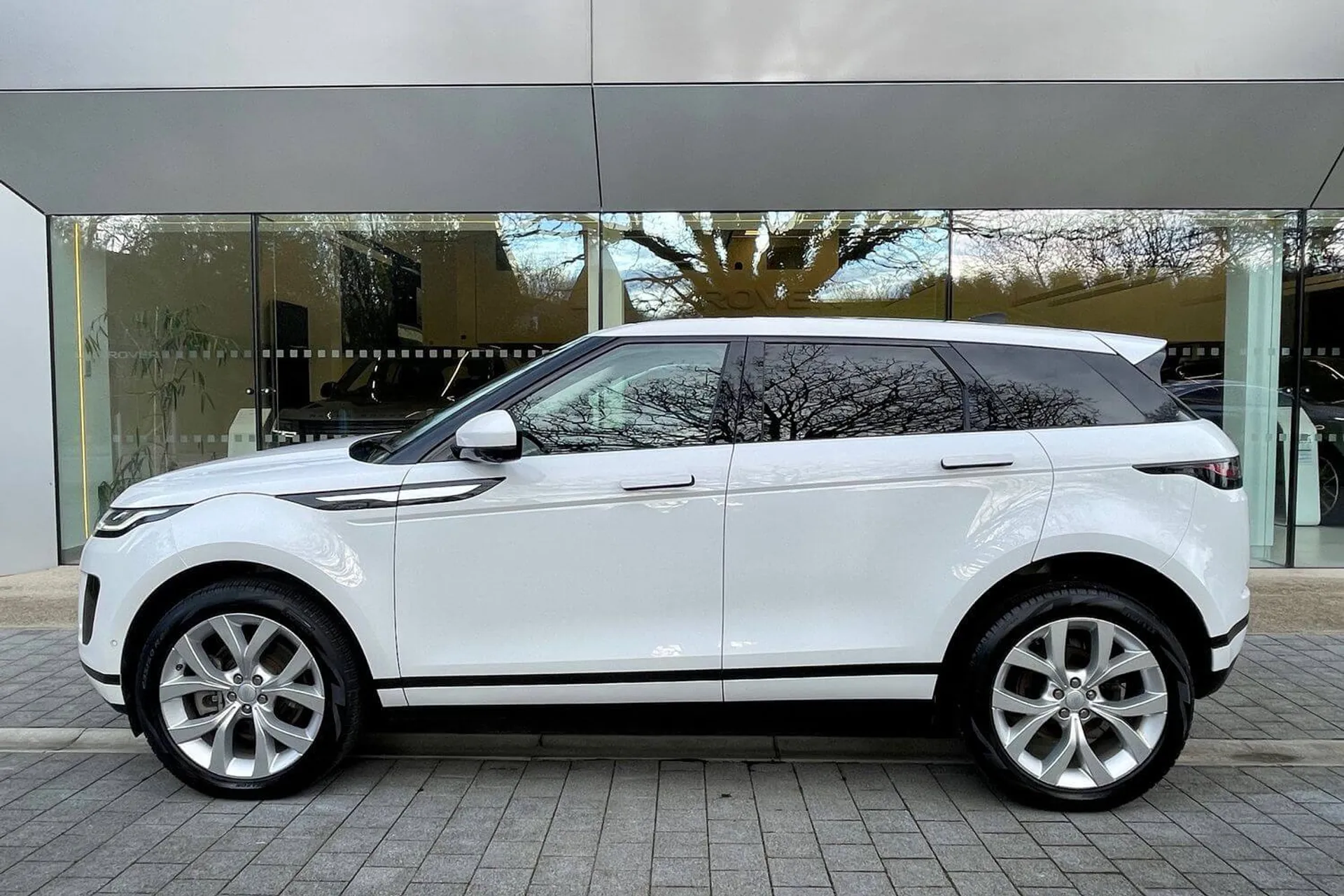 LAND ROVER RANGE ROVER EVOQUE thumbnail image number 24