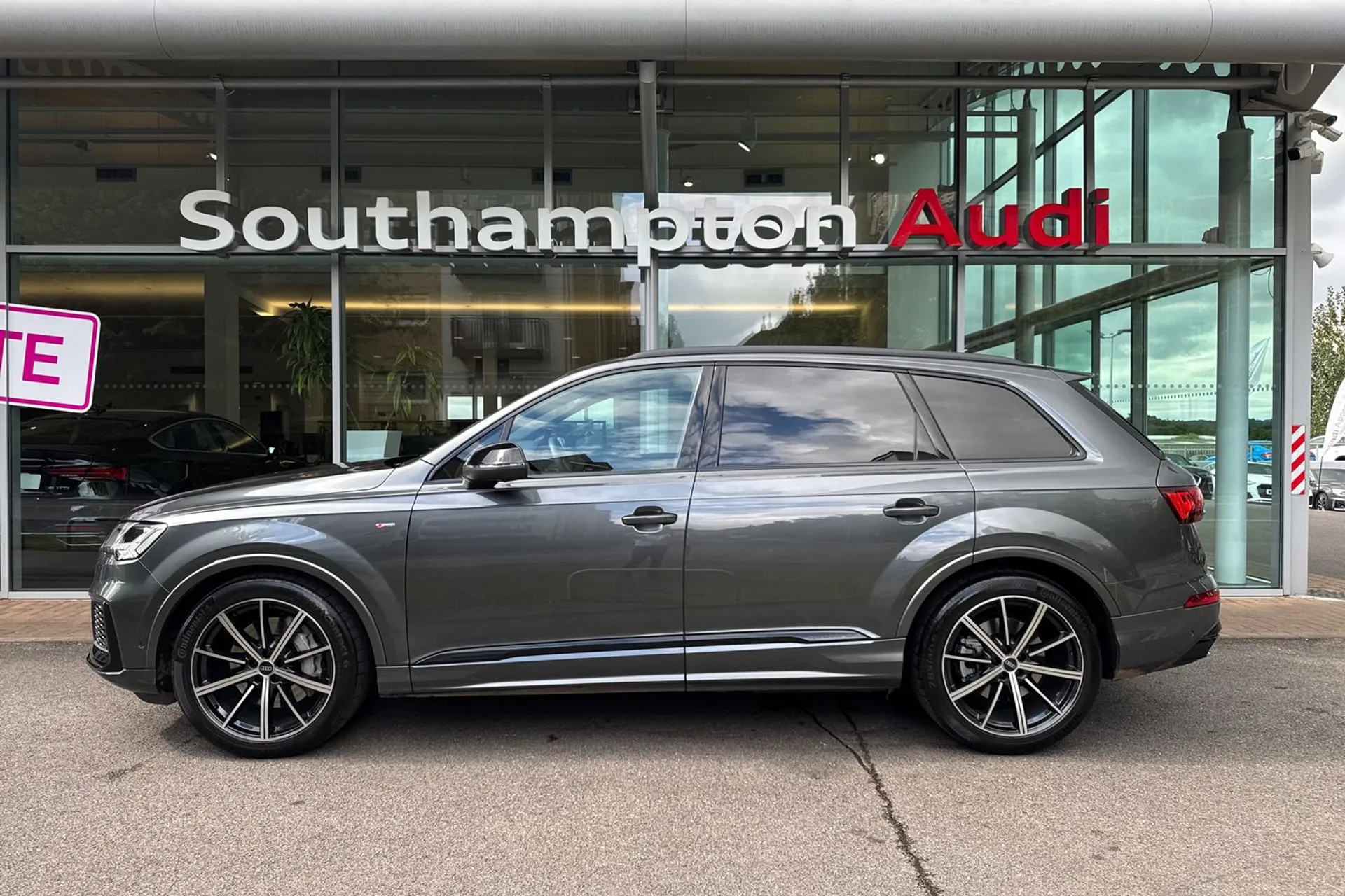 Audi Q7 thumbnail image number 9