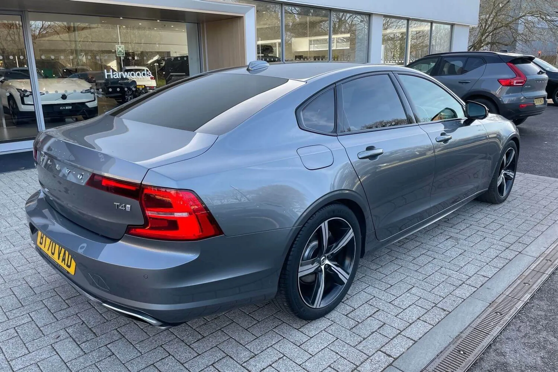 Volvo S90 thumbnail image number 3