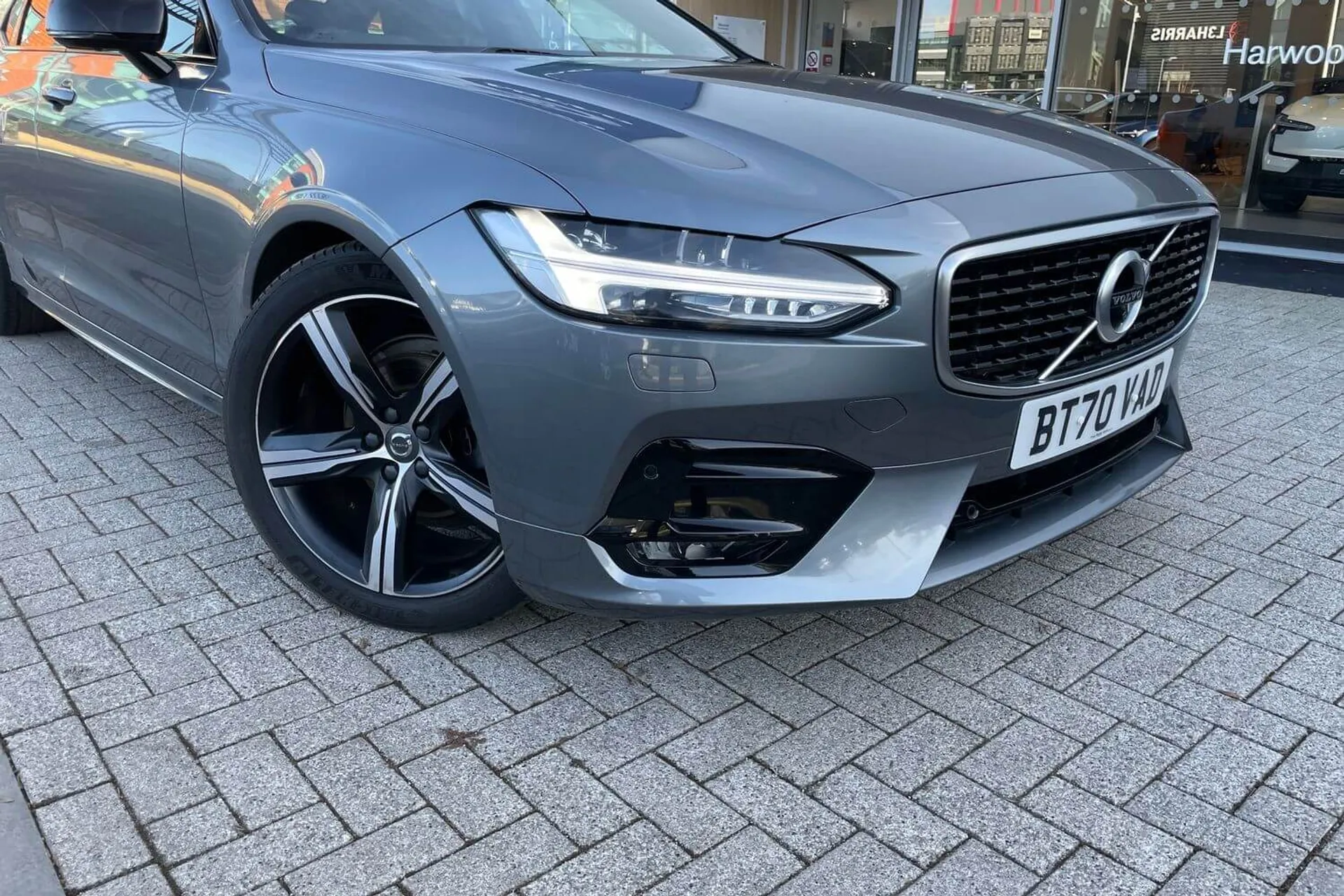 Volvo S90 thumbnail image number 2