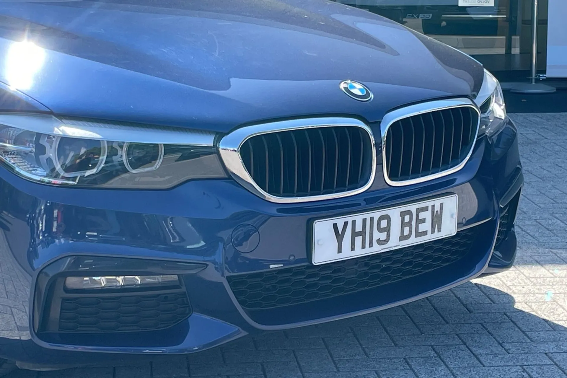 BMW 5 SERIES thumbnail image number 6