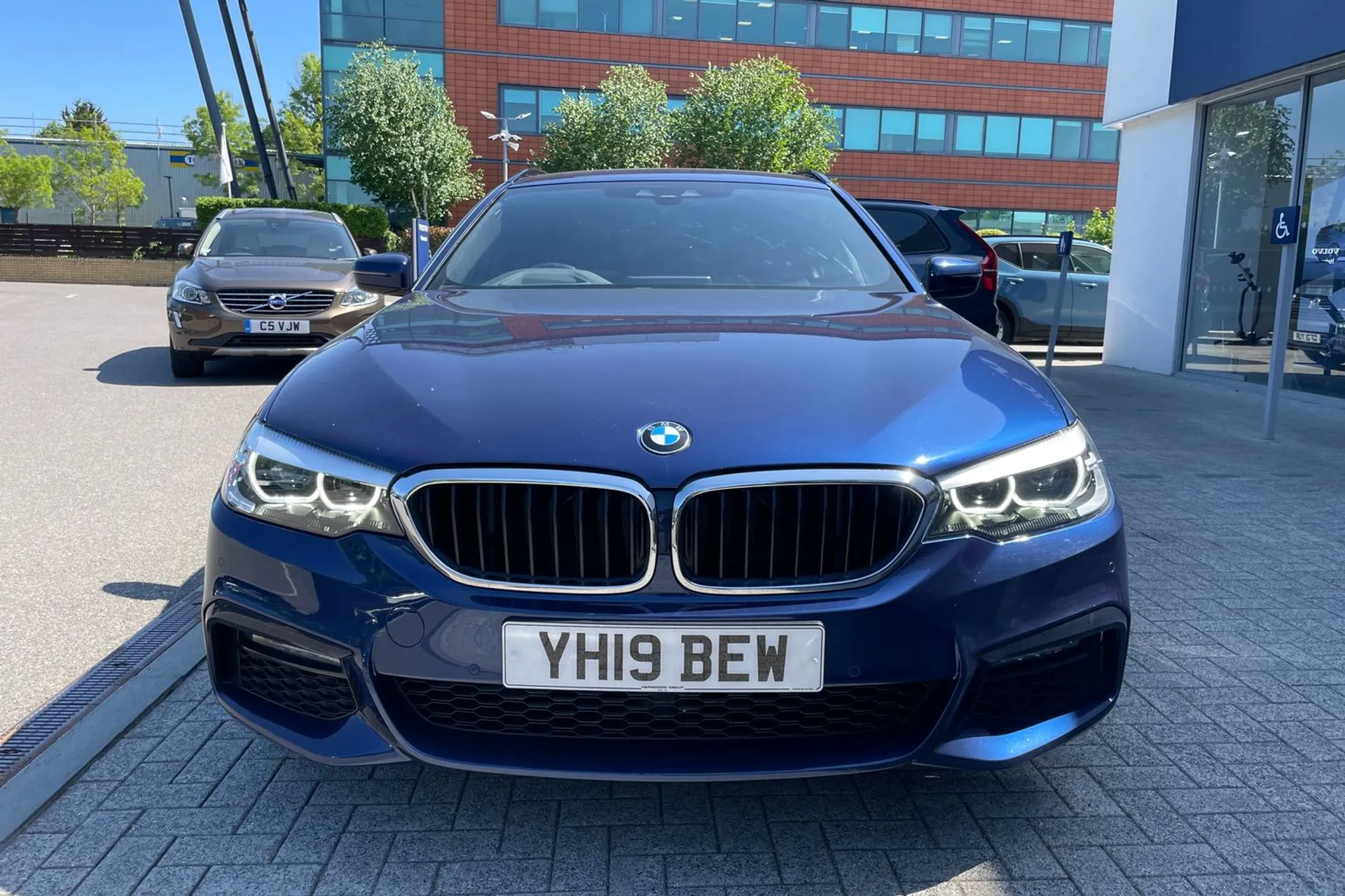 BMW 5 SERIES thumbnail image number 12