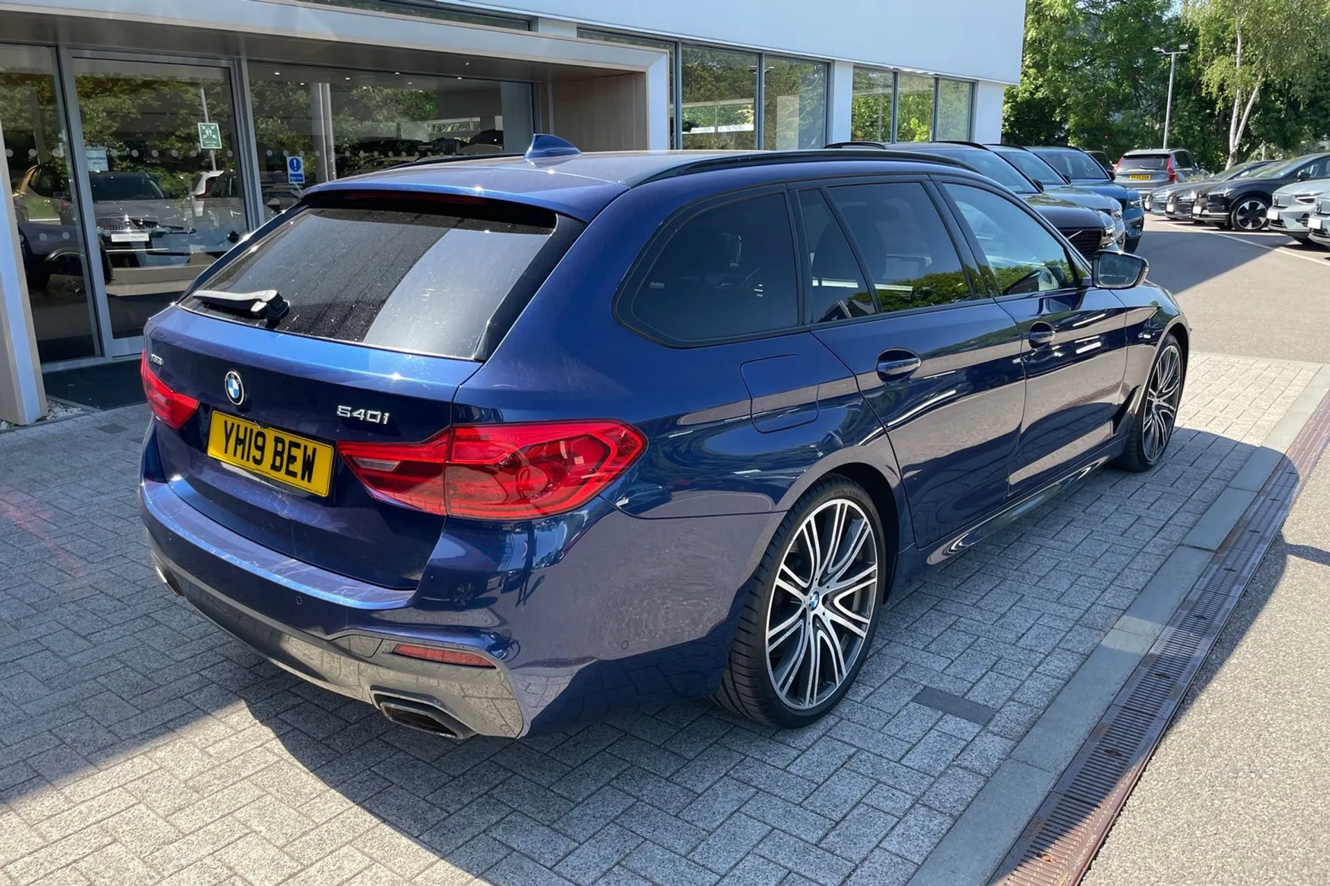 BMW 5 SERIES thumbnail image number 7