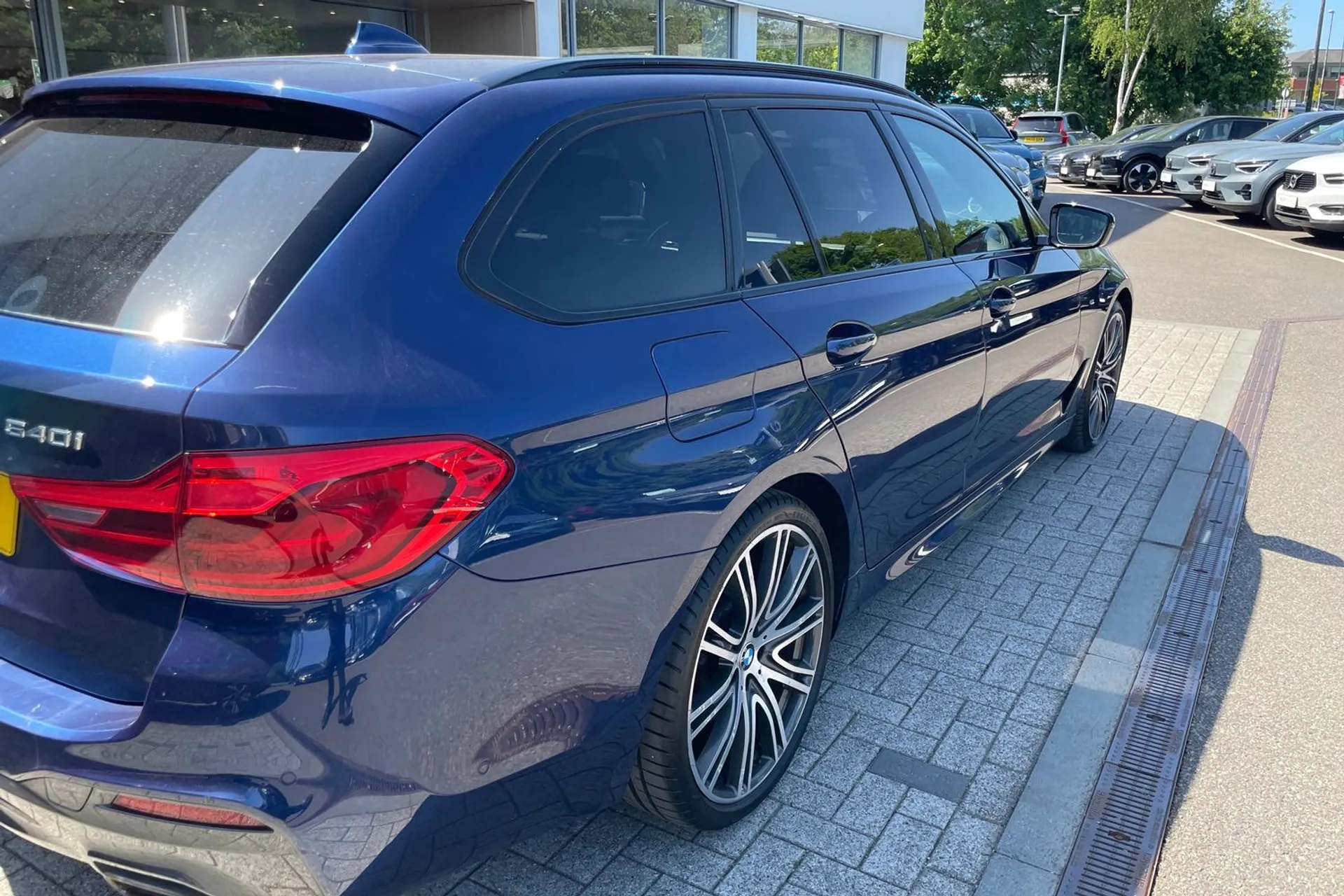 BMW 5 SERIES thumbnail image number 14