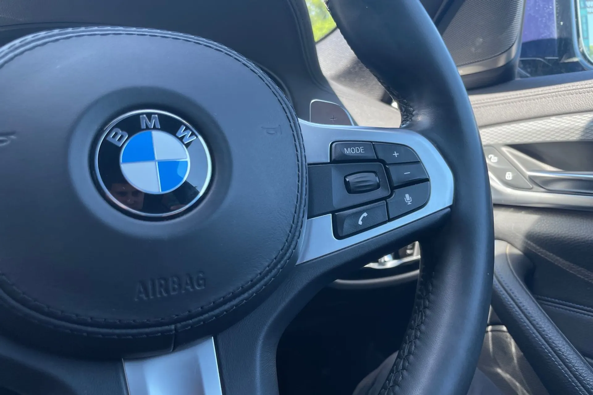 BMW 5 SERIES thumbnail image number 36