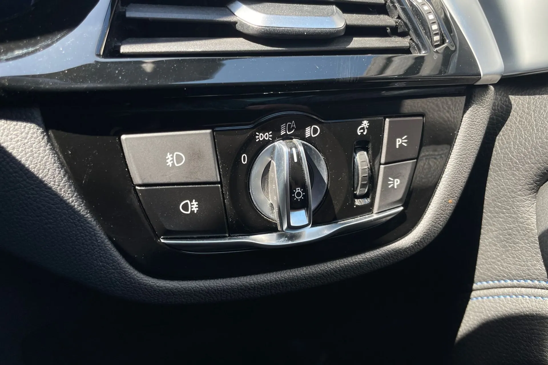 BMW 5 SERIES thumbnail image number 45