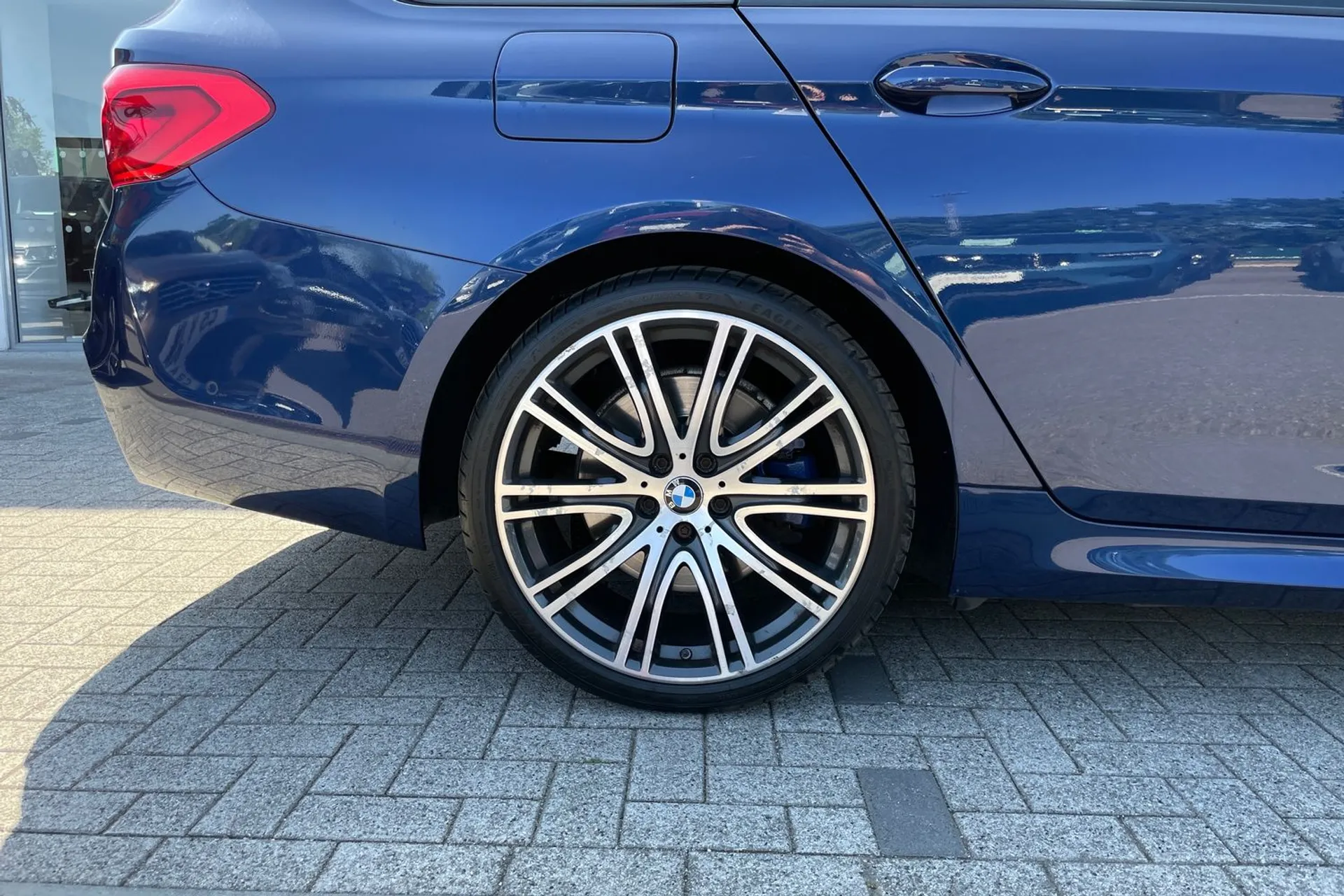 BMW 5 SERIES thumbnail image number 13