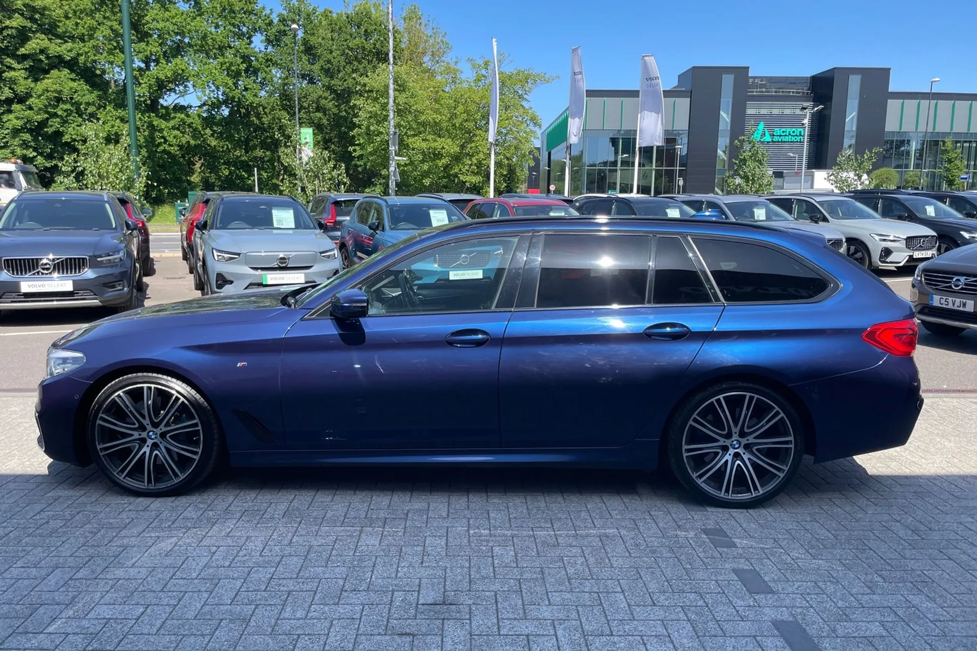 BMW 5 SERIES thumbnail image number 10