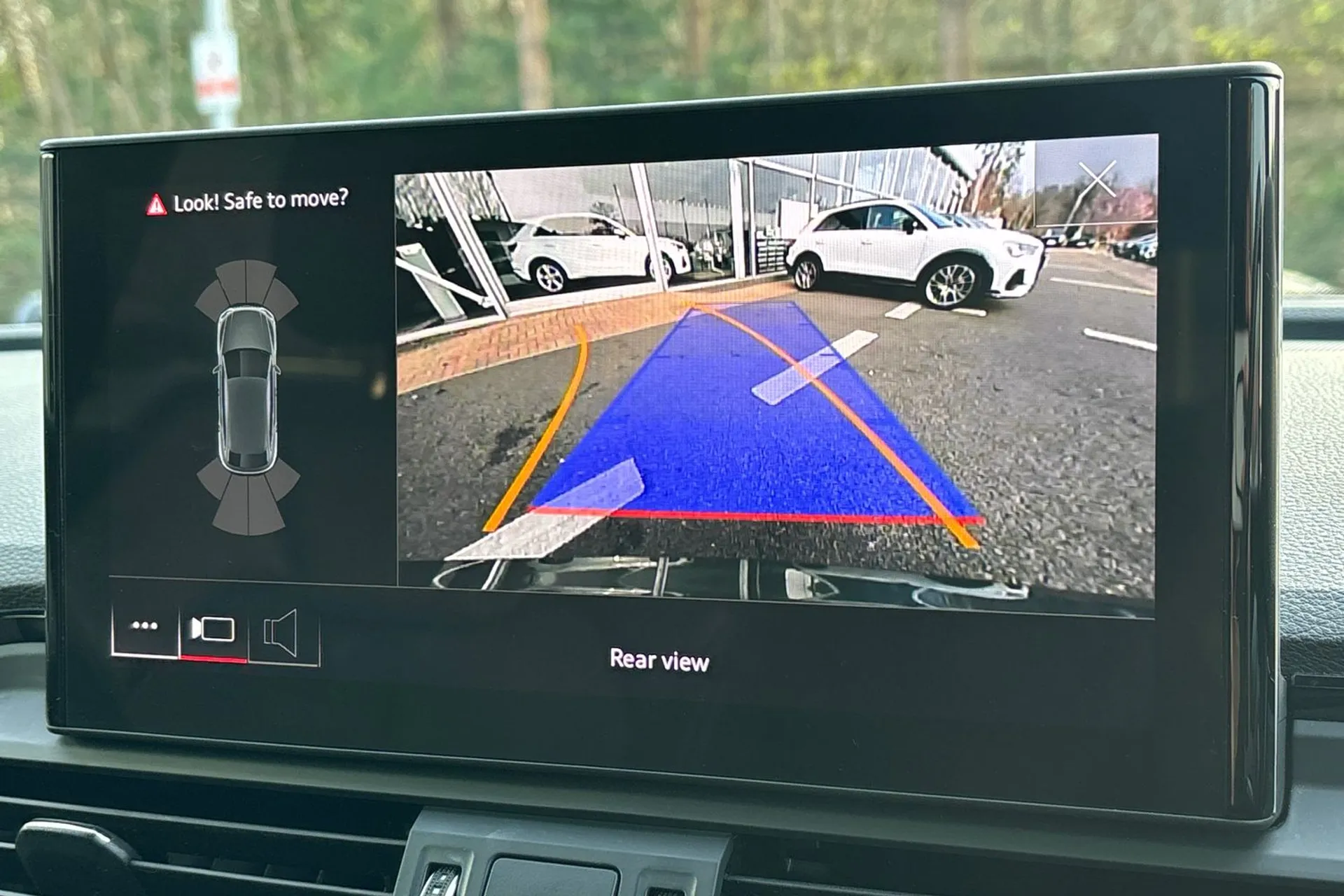 Audi Q5 thumbnail image number 3