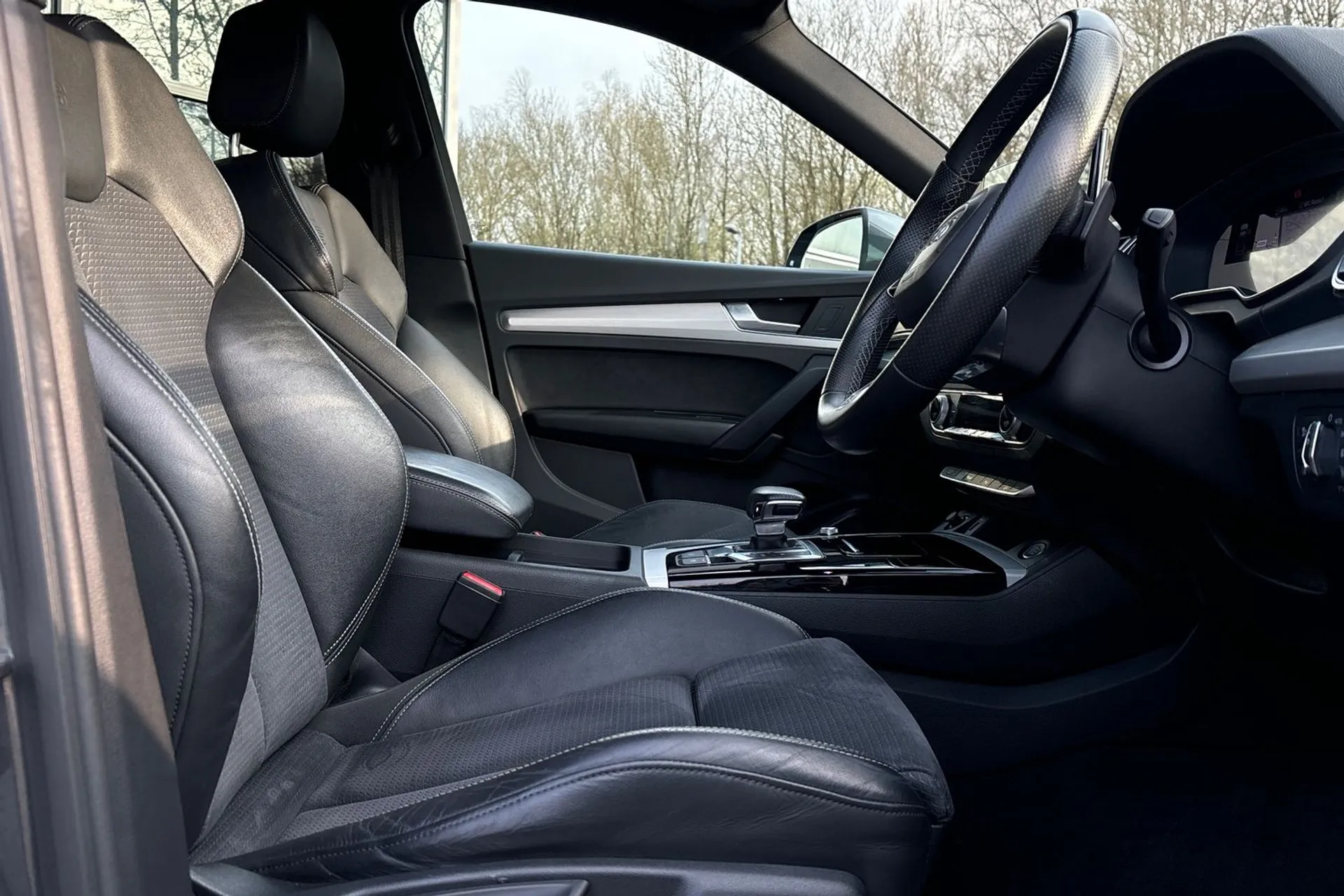 Audi Q5 thumbnail image number 25